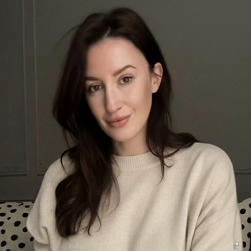 Izabella Mueller