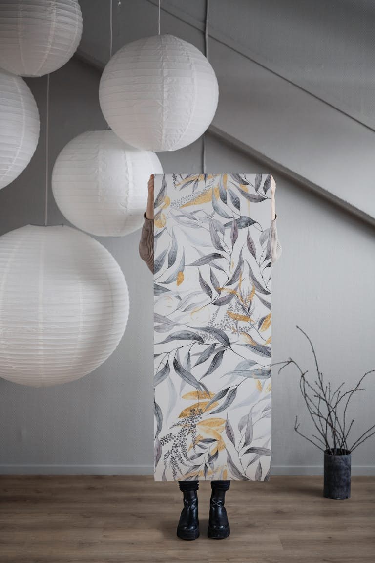 Greyish and golden leaves behang roll