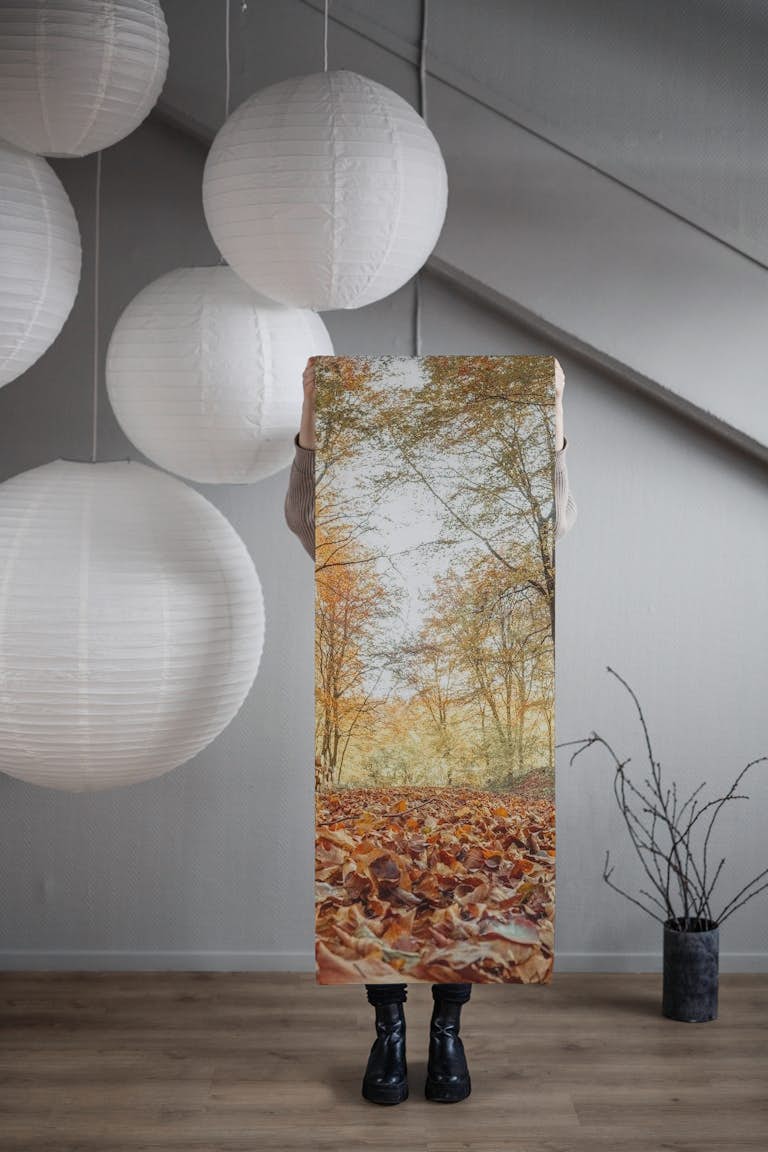 Logs in Autumn Forest papiers peint roll