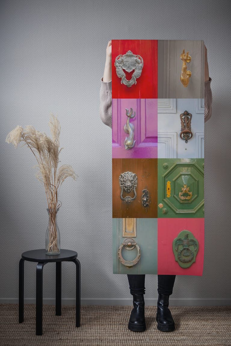Doorknobs collage behang roll