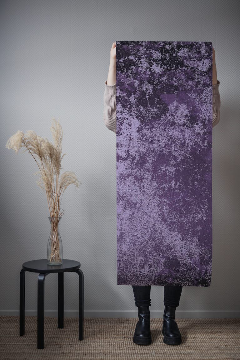 Concrete texture in purple behang roll