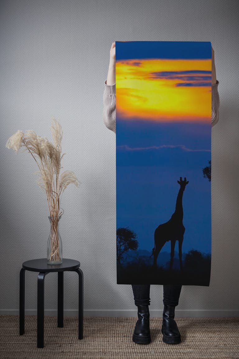 A Giraffe at Sunset papel pintado roll