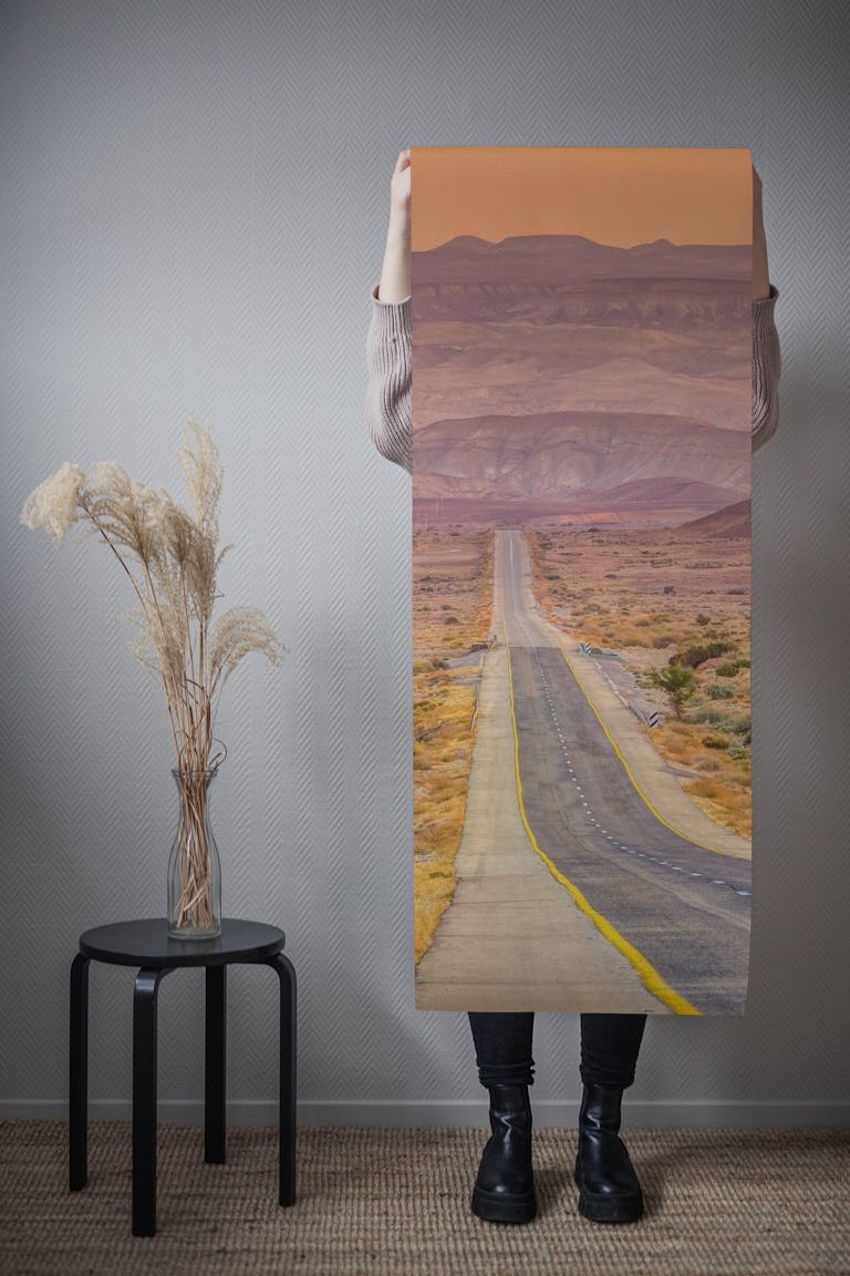 Highway through desert behang roll