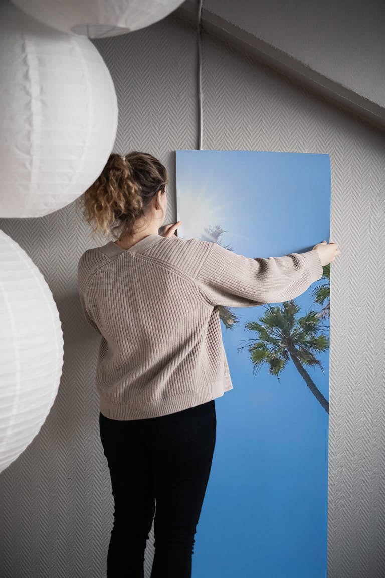 Palm trees with sun papel pintado roll