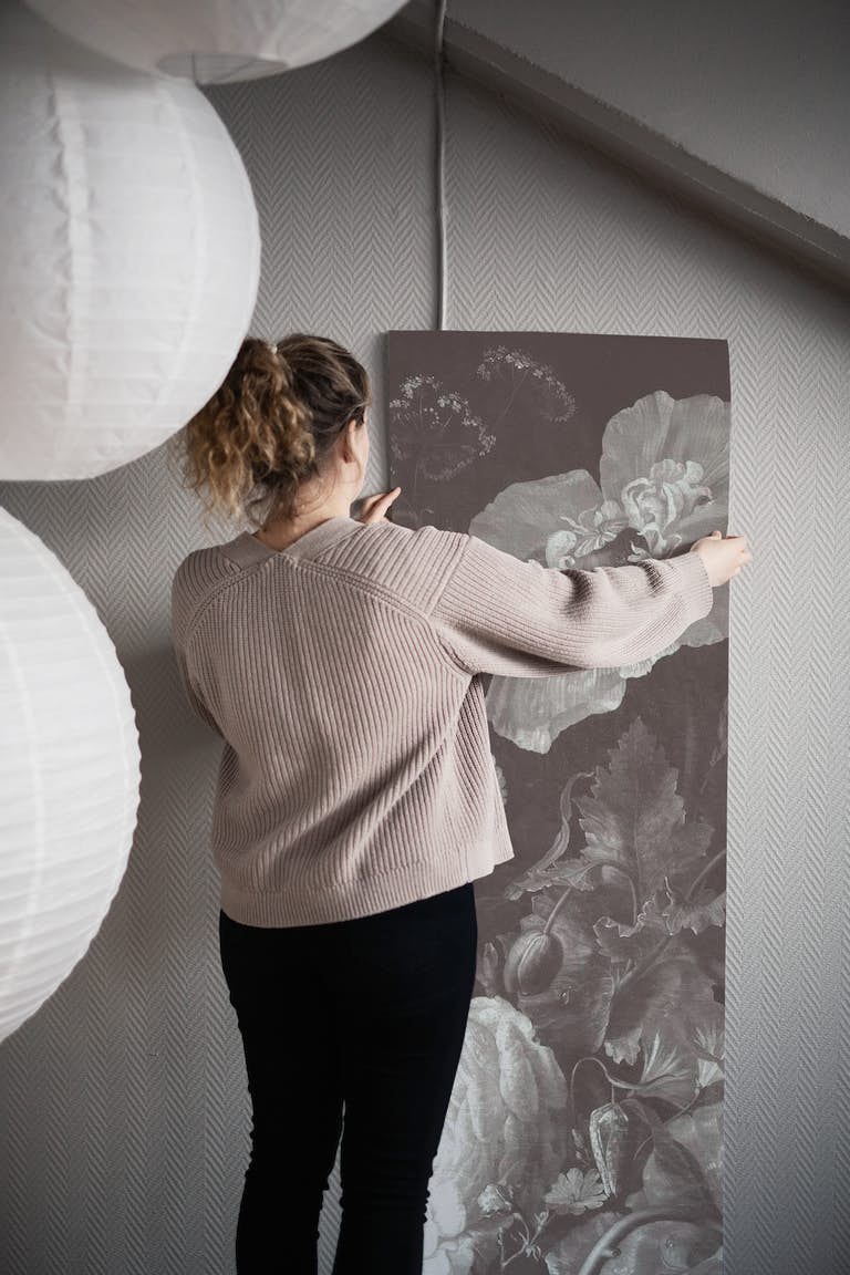 Moody Monochrome Dutch Florals I papel de parede roll