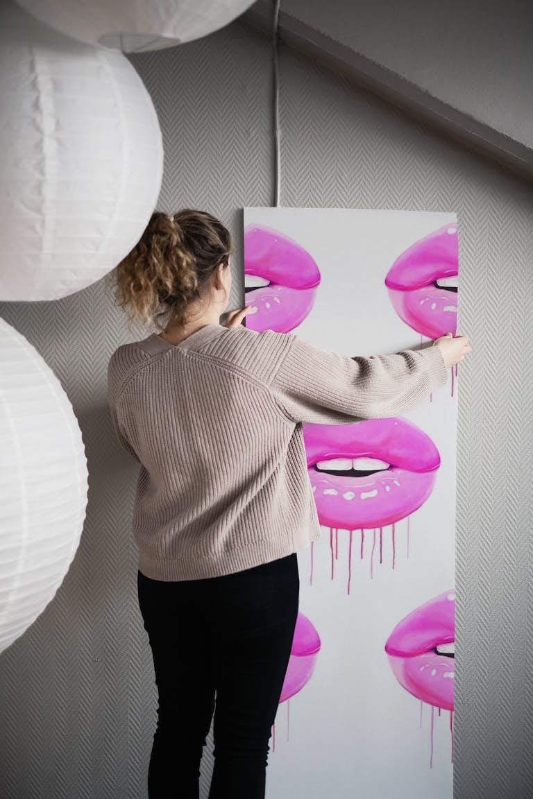 Pink lips pattern behang roll