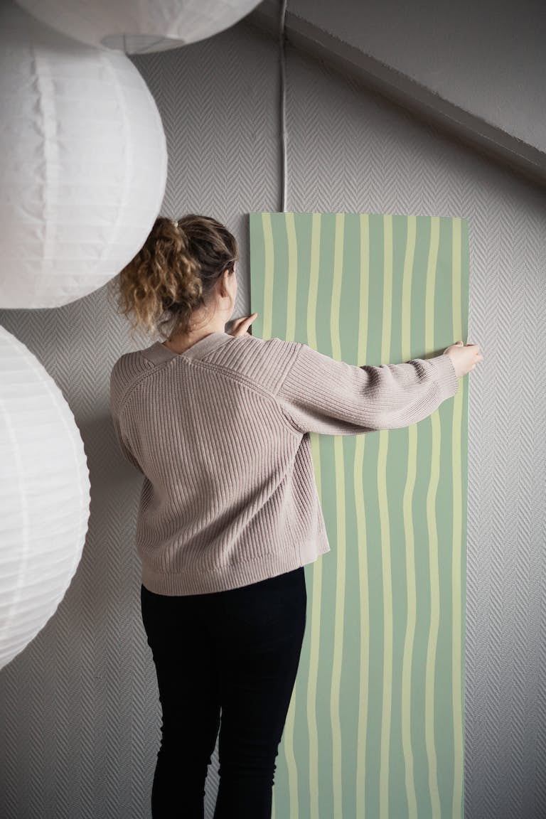 Minimalistic Pin Stripes Sage Green And Beige behang roll