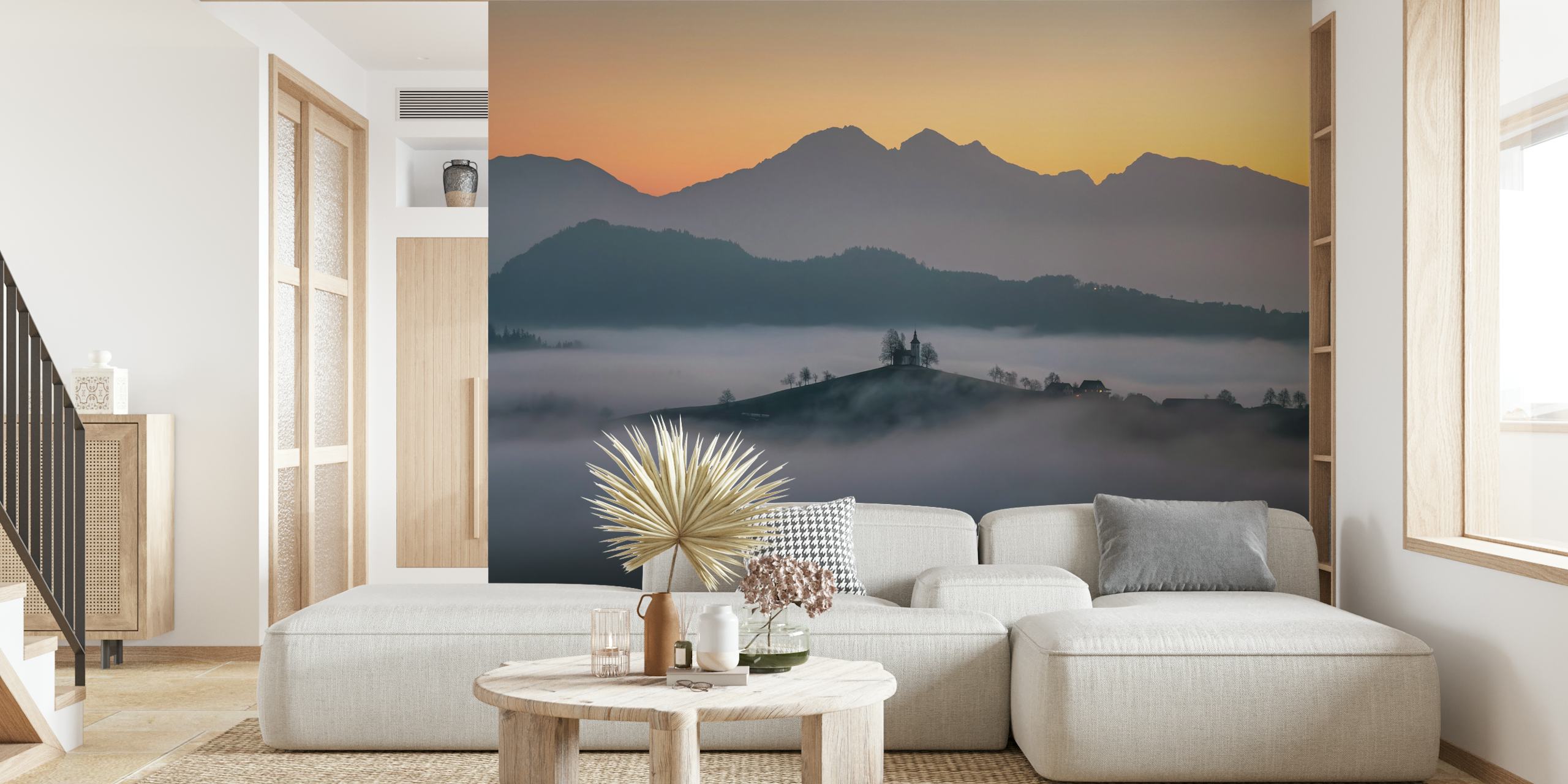 Misty Mountain Sunrise wallpaper in de kamer