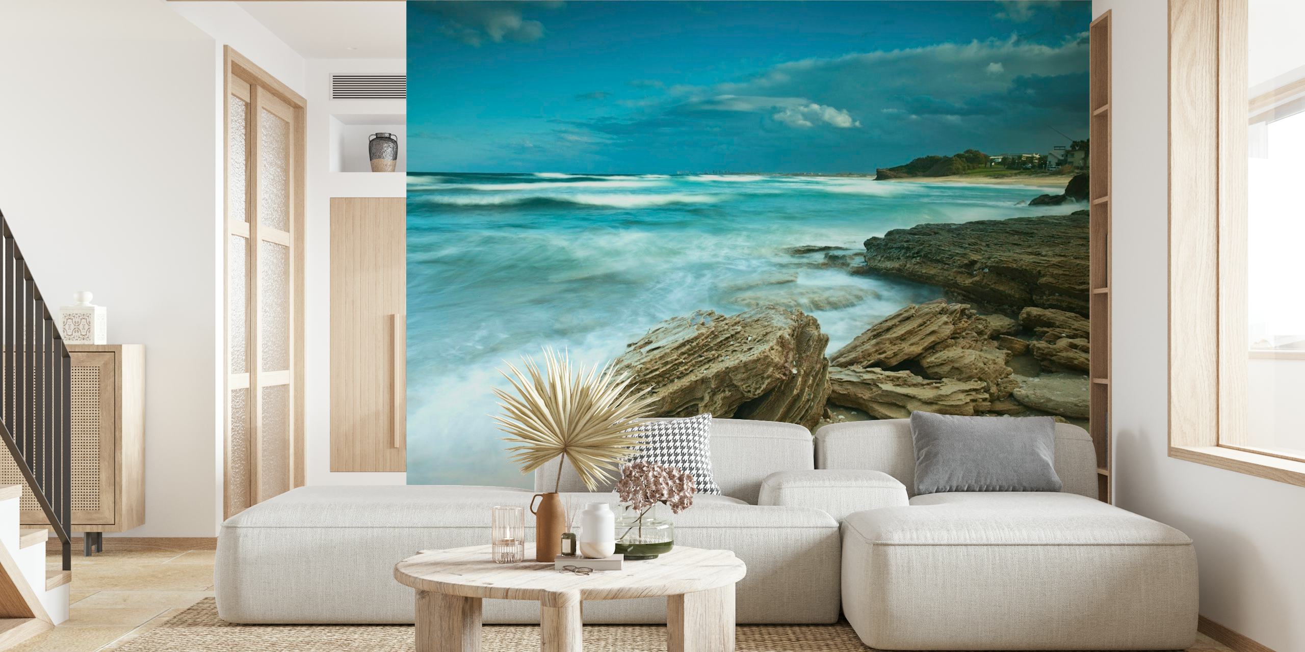 Papier peint mural de la côte rocheuse avec des vagues s'écrasant contre le rivage