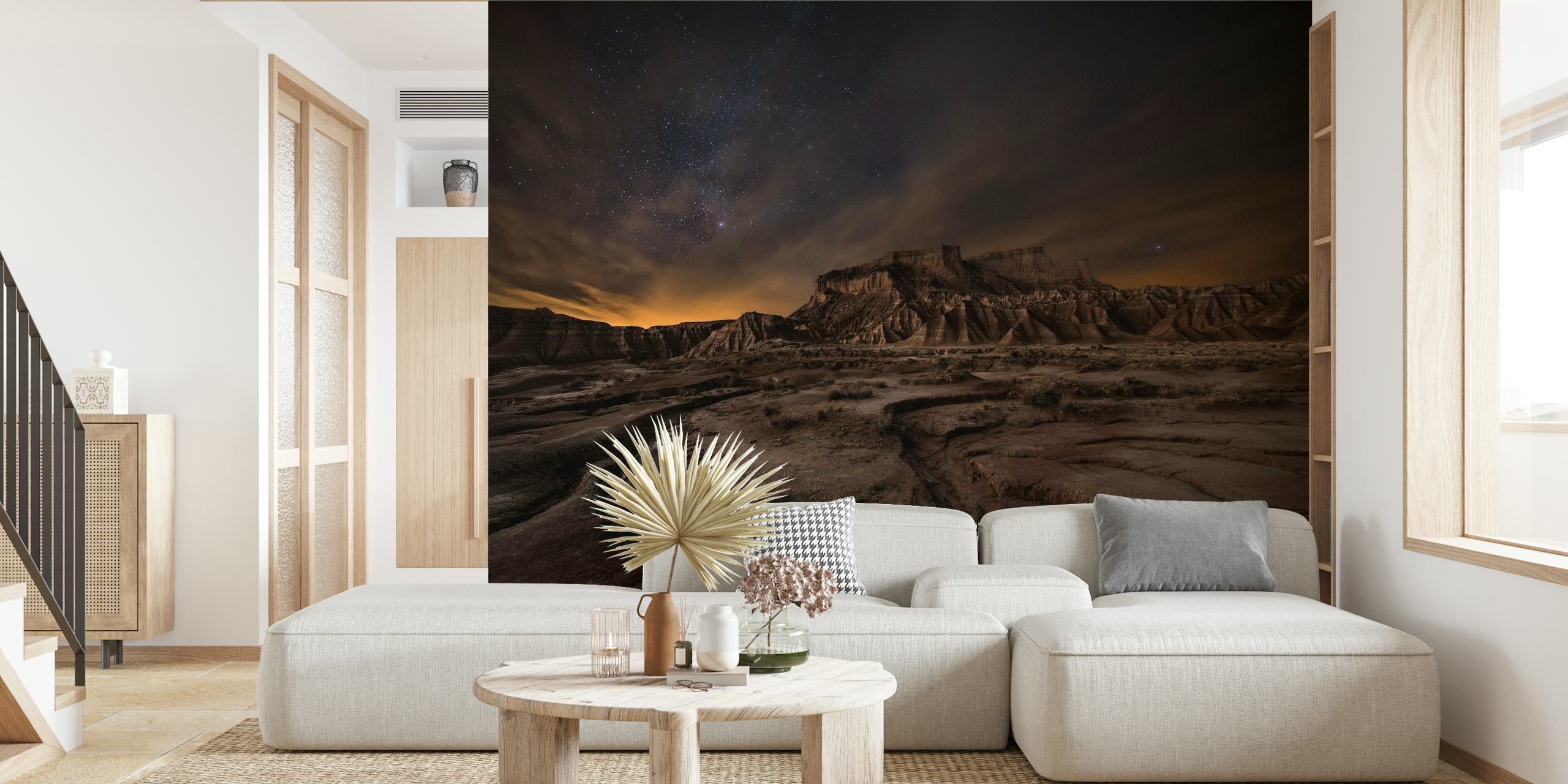 Stjerneklar nattehimmel over ørkenlandskab vægmaleri med titlen 'Night Wind'