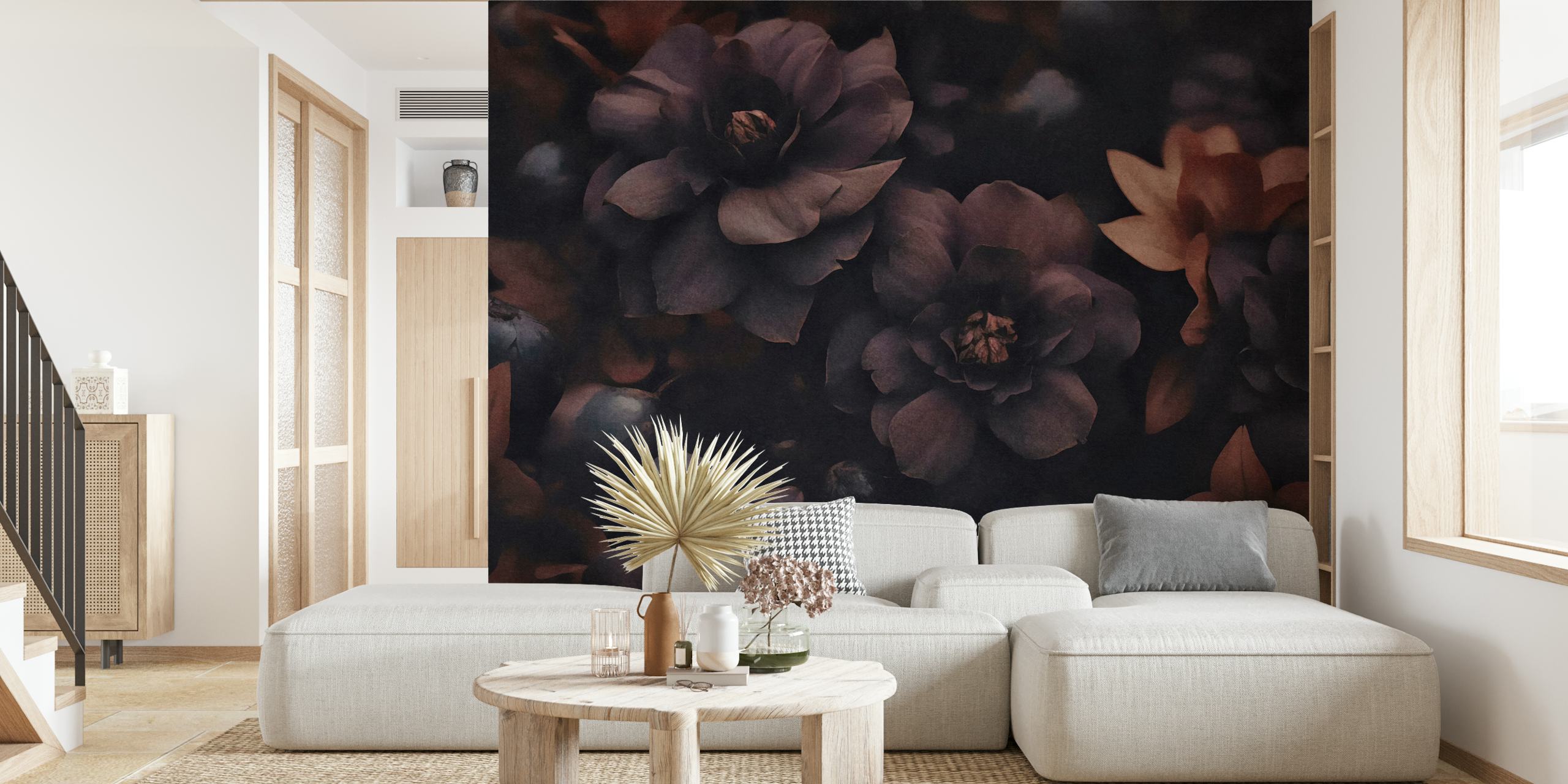 Papier peint floral marron foncé avec un motif floral atmosphérique et maussade