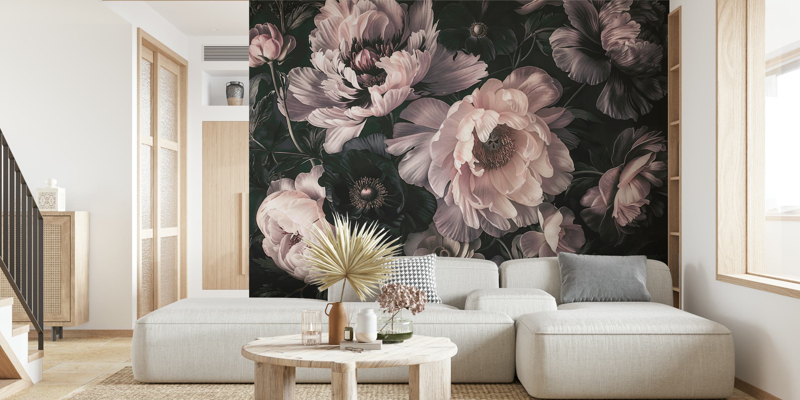 Dark moody floral papel tapiz en una habitación
