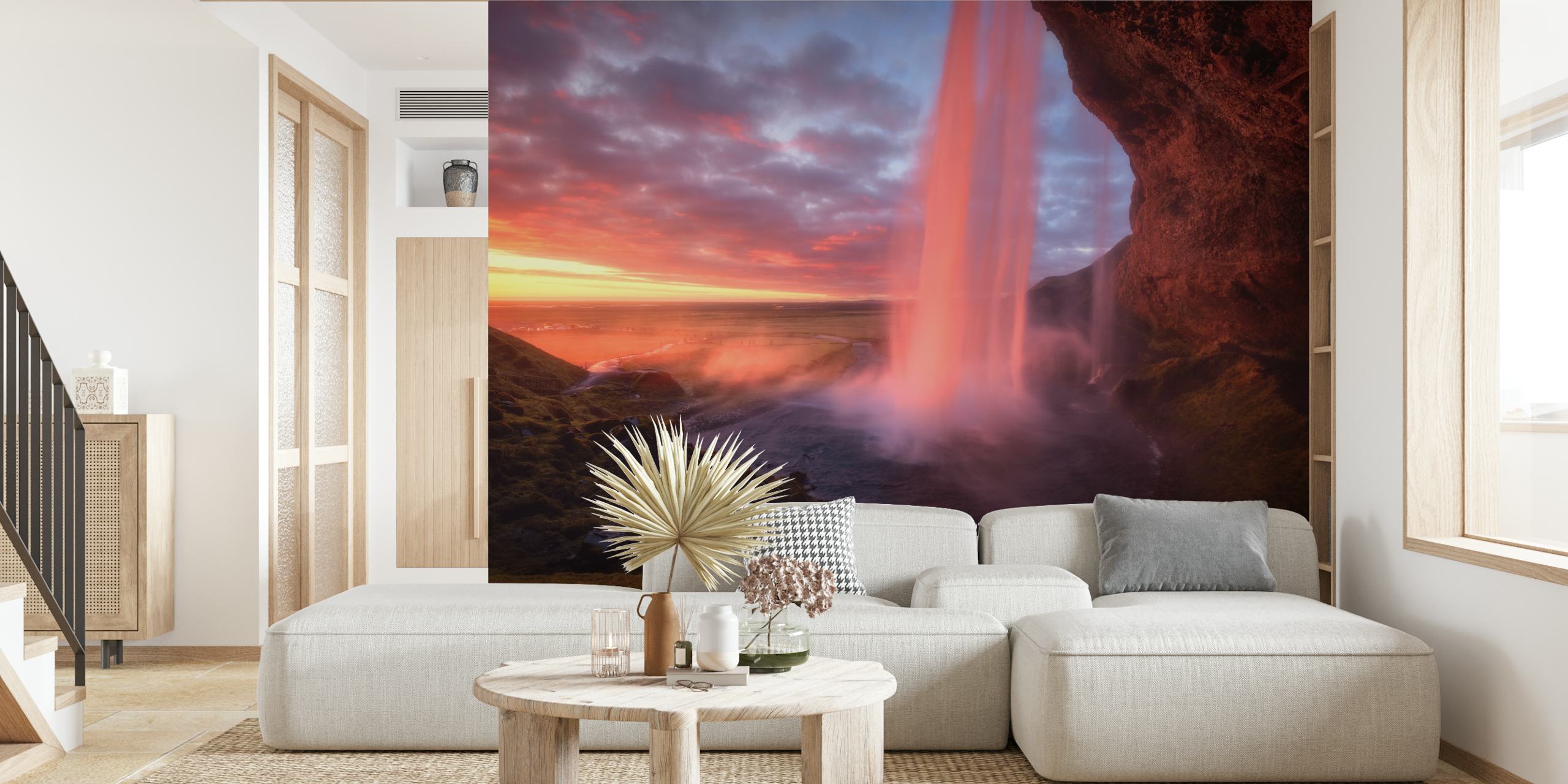 Une fresque murale en cascade aux couleurs du coucher du soleil, nommée « The Burning Falls »