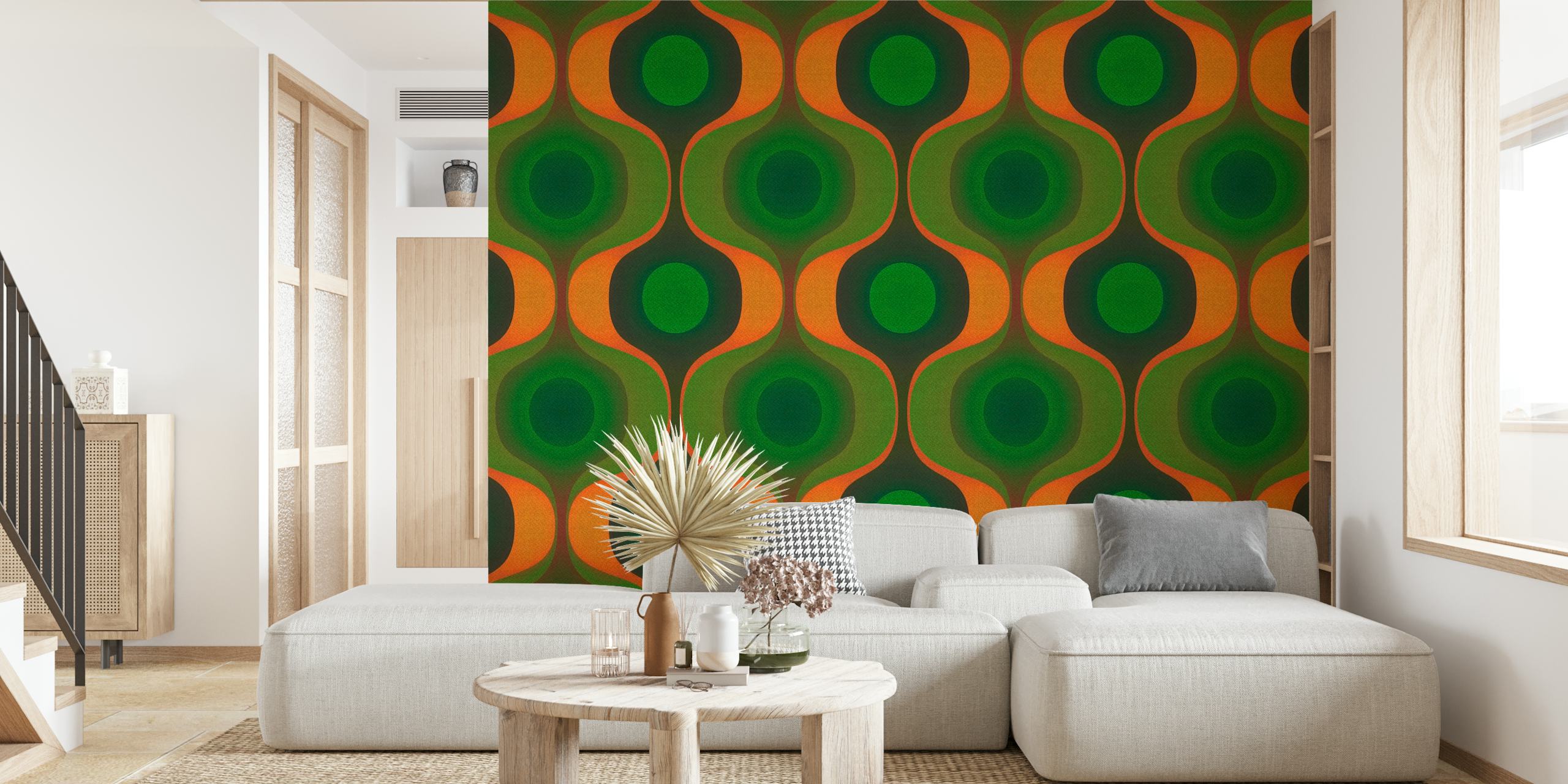 Fotomural con motivos geométricos en verde y naranja que recuerda a los años 70.