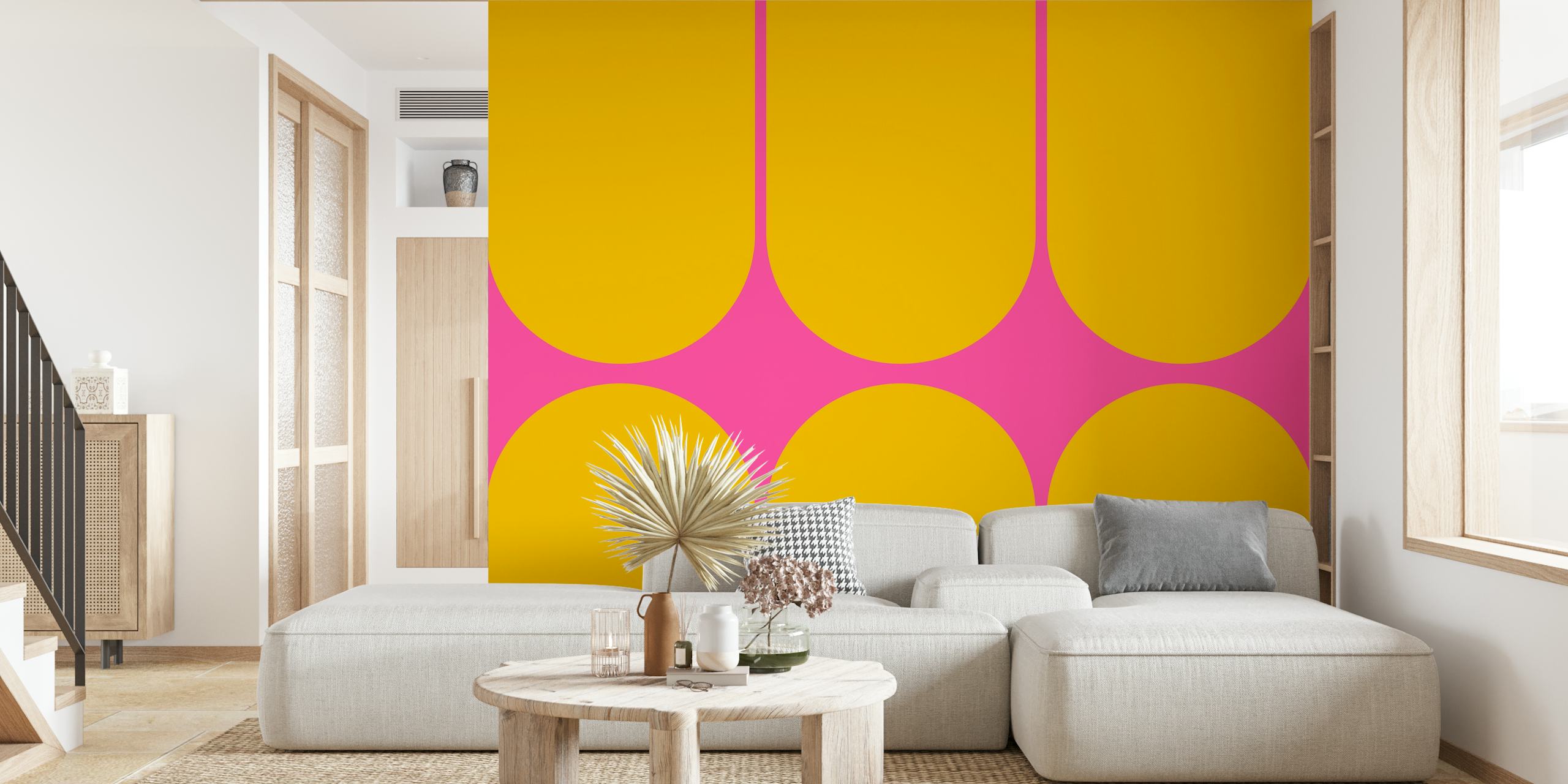 Fotomural vinílico colorido de arcos de meados do século com design vibrante em amarelo e rosa.
