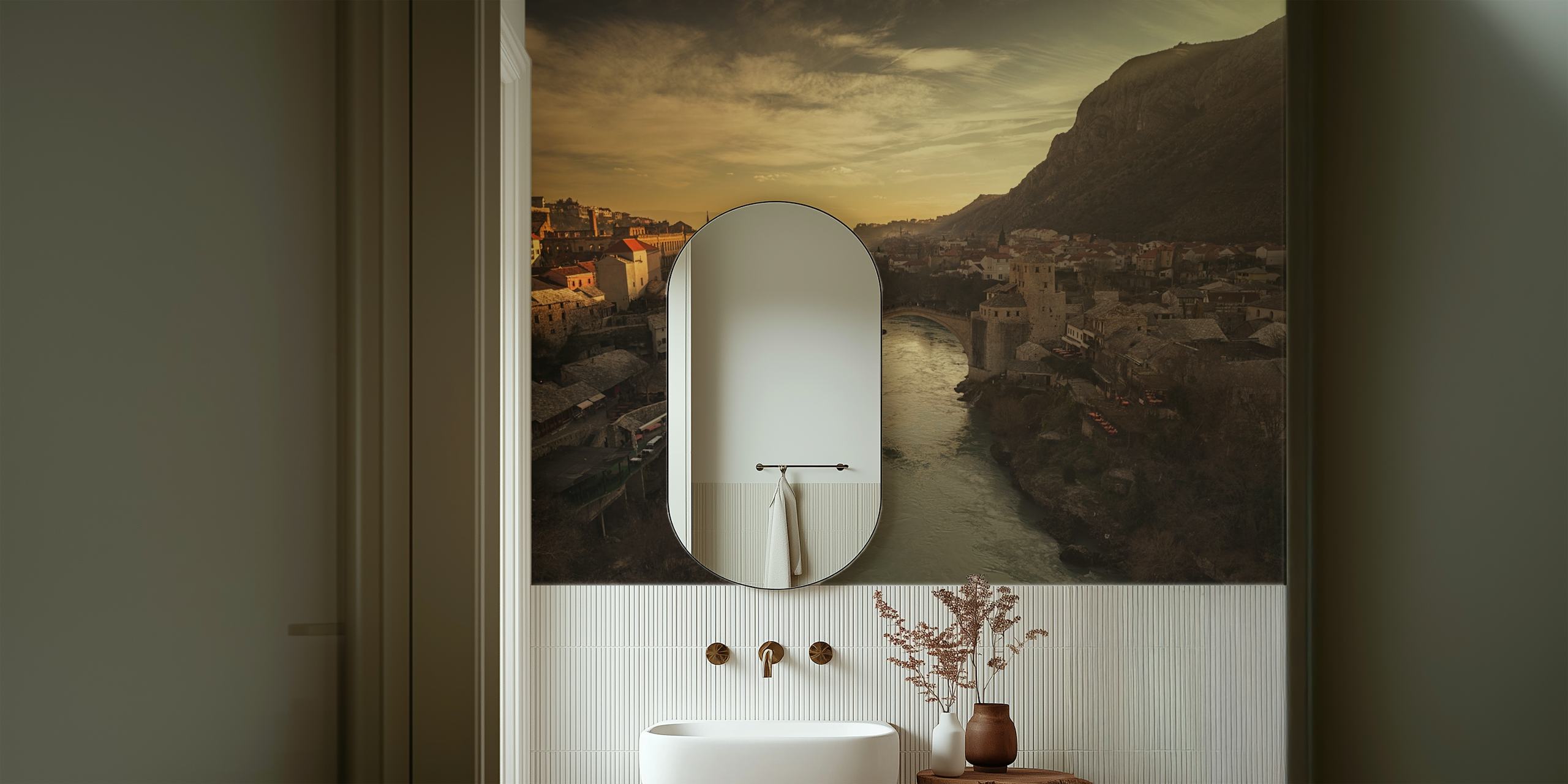 Mostar muurschildering met afbeelding van de Stari Most-brug en de rivier de Neretva in de schemering