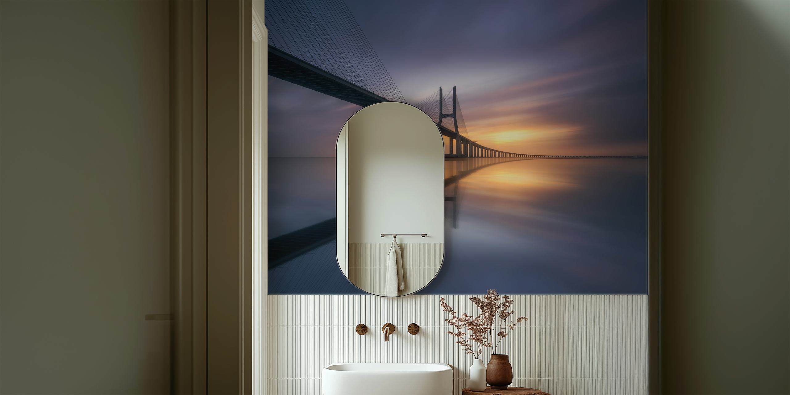 Ματ με θέμα Sunrise Bridge που απεικονίζει τη σιλούετα μιας γέφυρας κατά της αυγής πάνω από ήρεμα νερά.