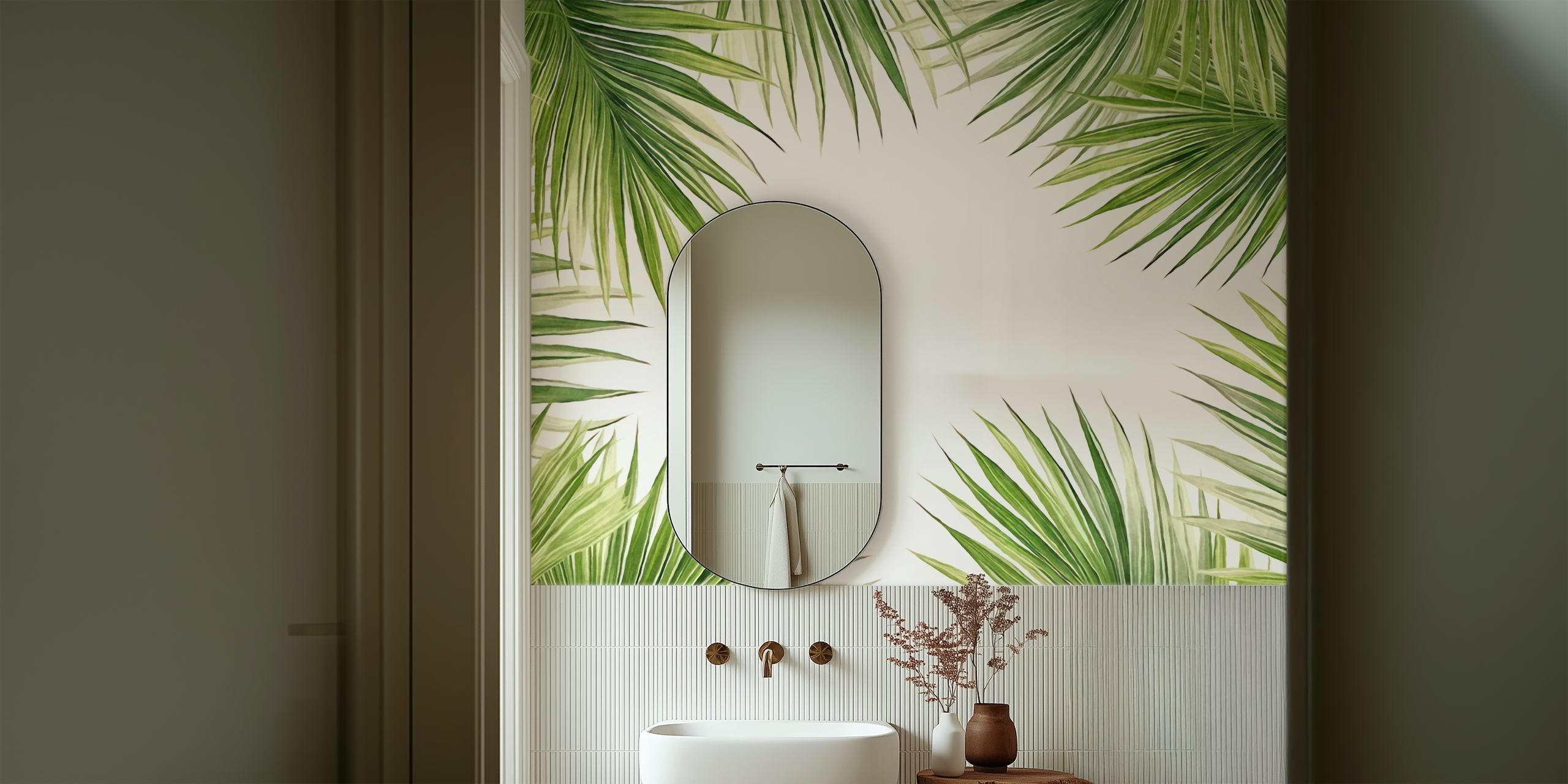 Carta da parati a tema oasi tropicale con una cornice di foglie di palma verdi su uno sfondo chiaro