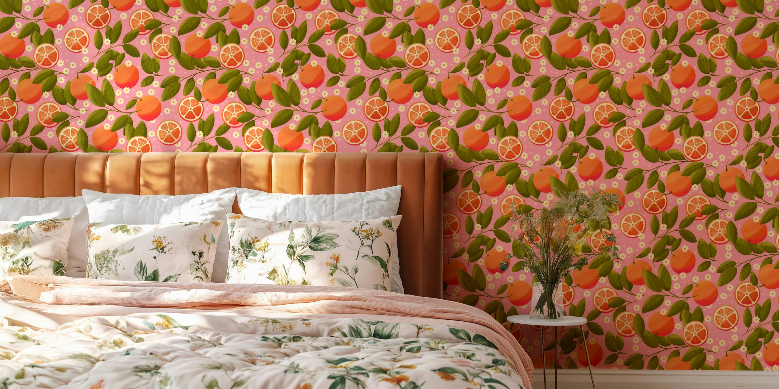 Citrus Motive mit oranges und grünen Blättern auf rosa Hintergrund Tapete