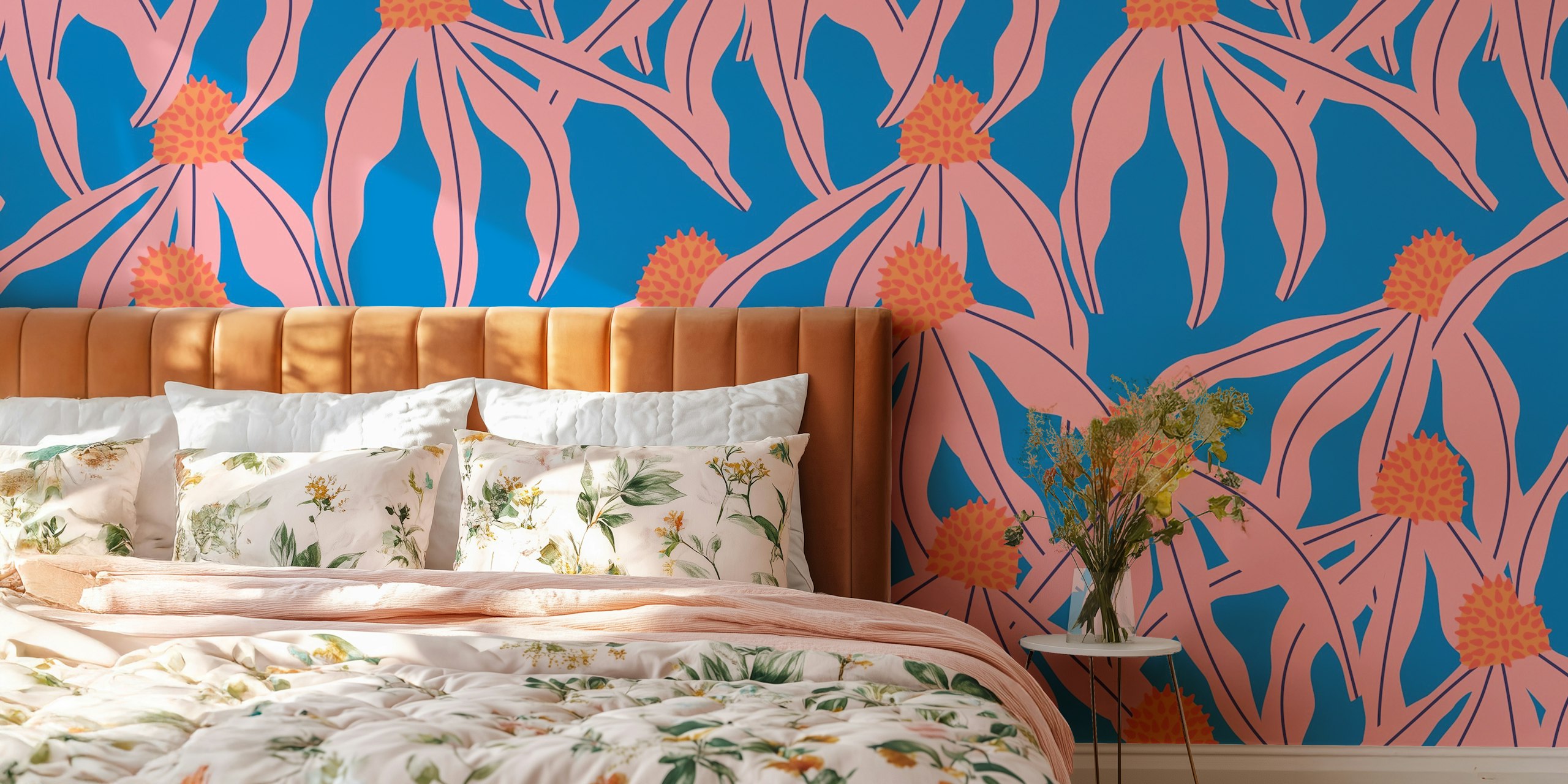 Coneflower flamingo pink blue wallpaper in una stanza