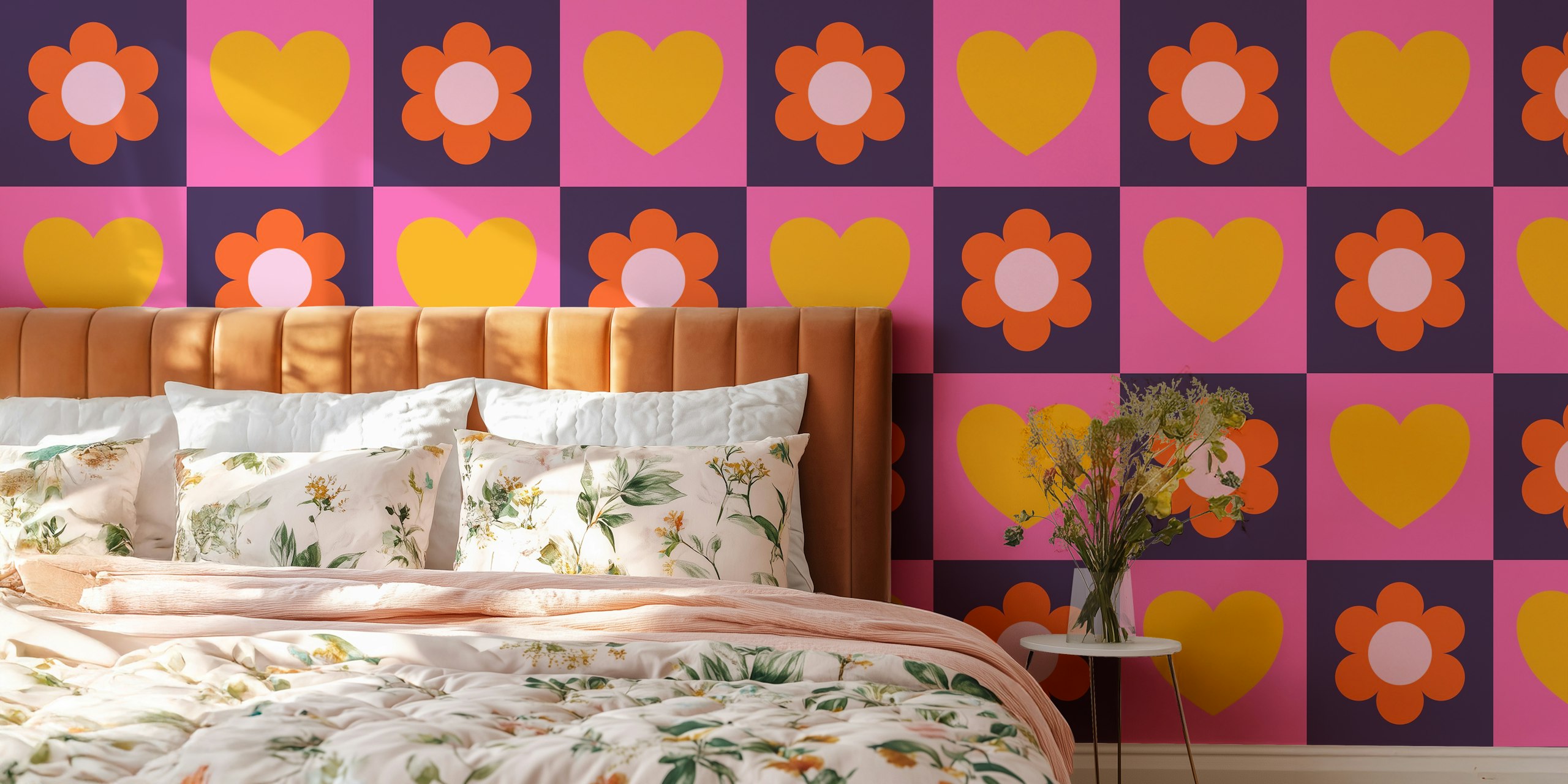 Floral checkerboard wallpaper in een kamer