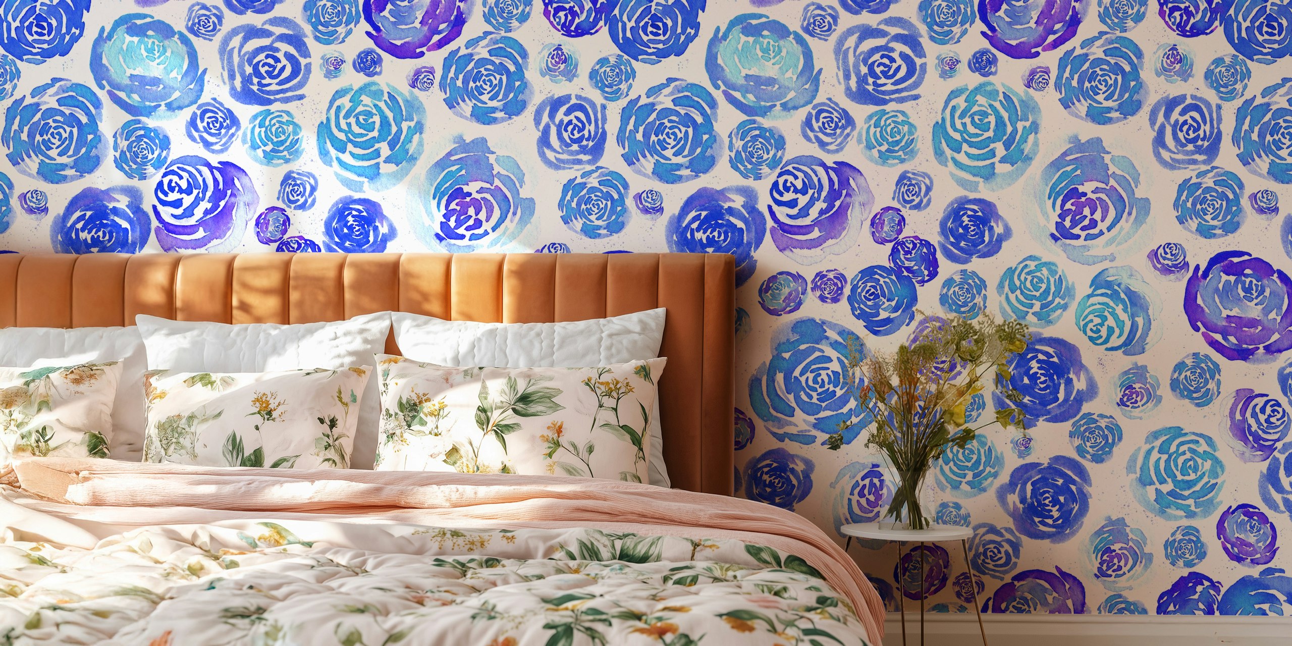 Padrão de rosas aquarela azuis em um fotomural vinílico de parede