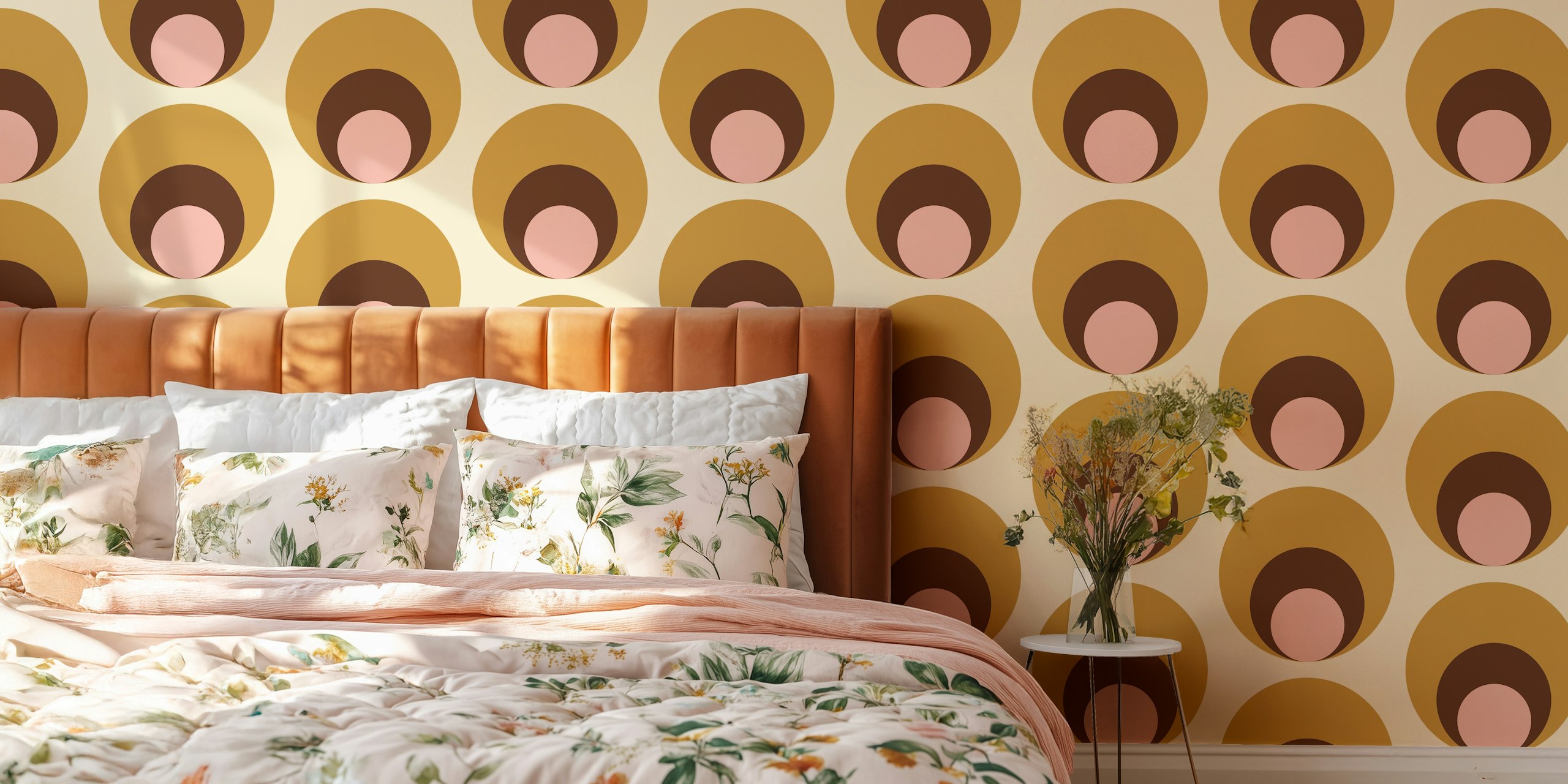 Apricity Retro Dots Beige Veggmaleri med overlappende sirkler i beige, taupe og rødmetoner.