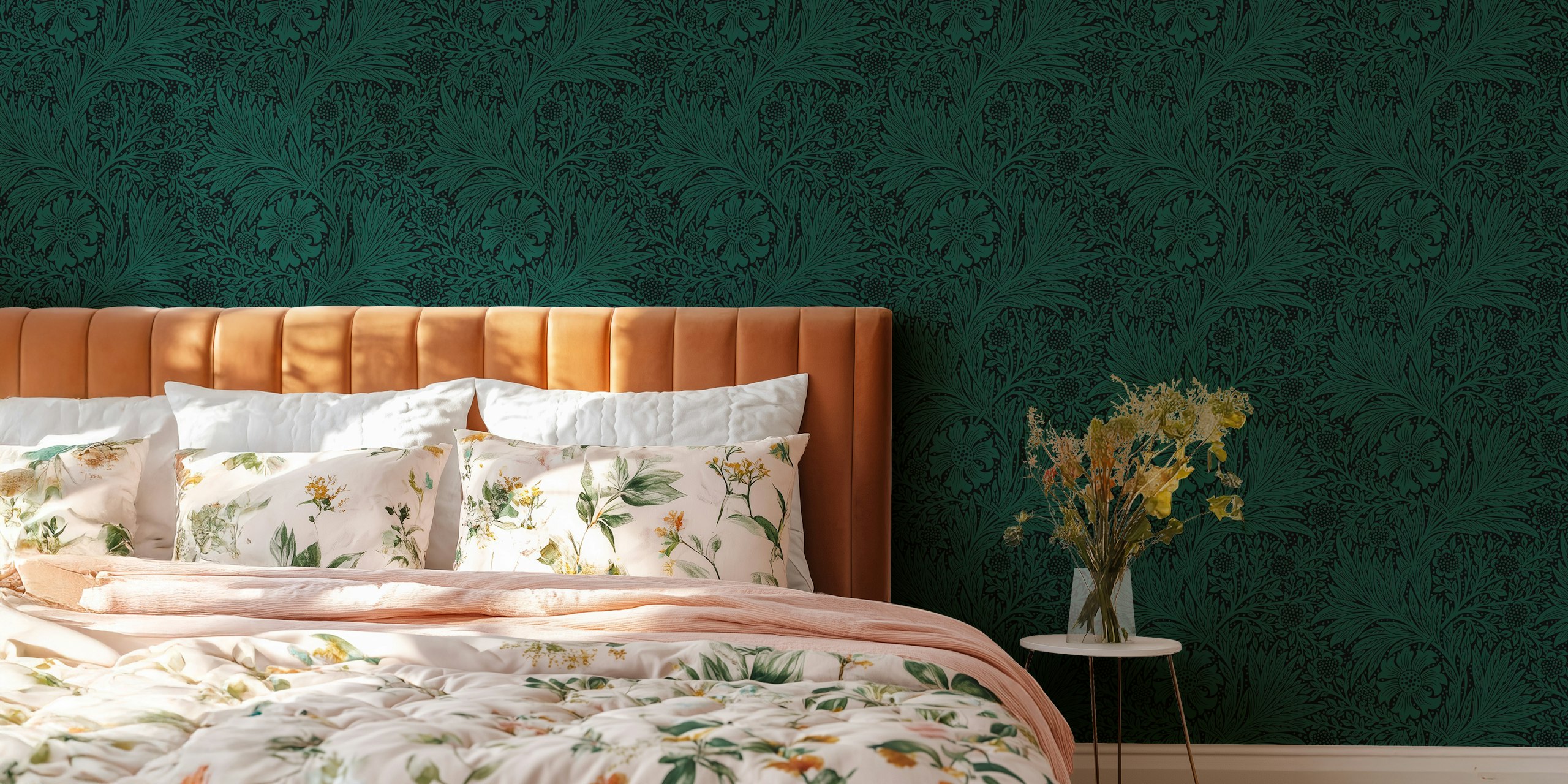 Vintage Victorian Pure Marigold wallpaper in a room