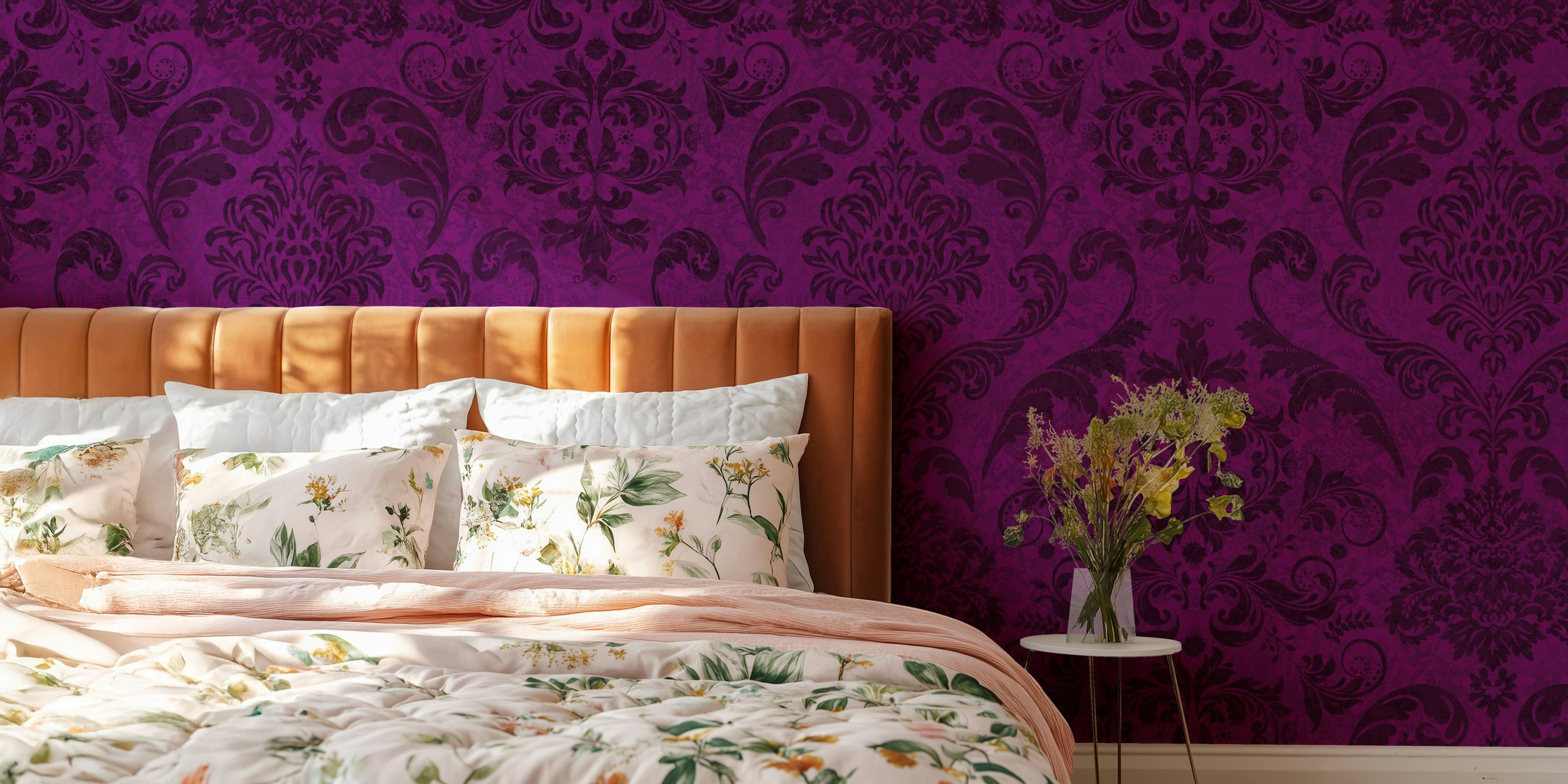 Tapeta Baroque Purple Royale Vintage Damask w pokoju