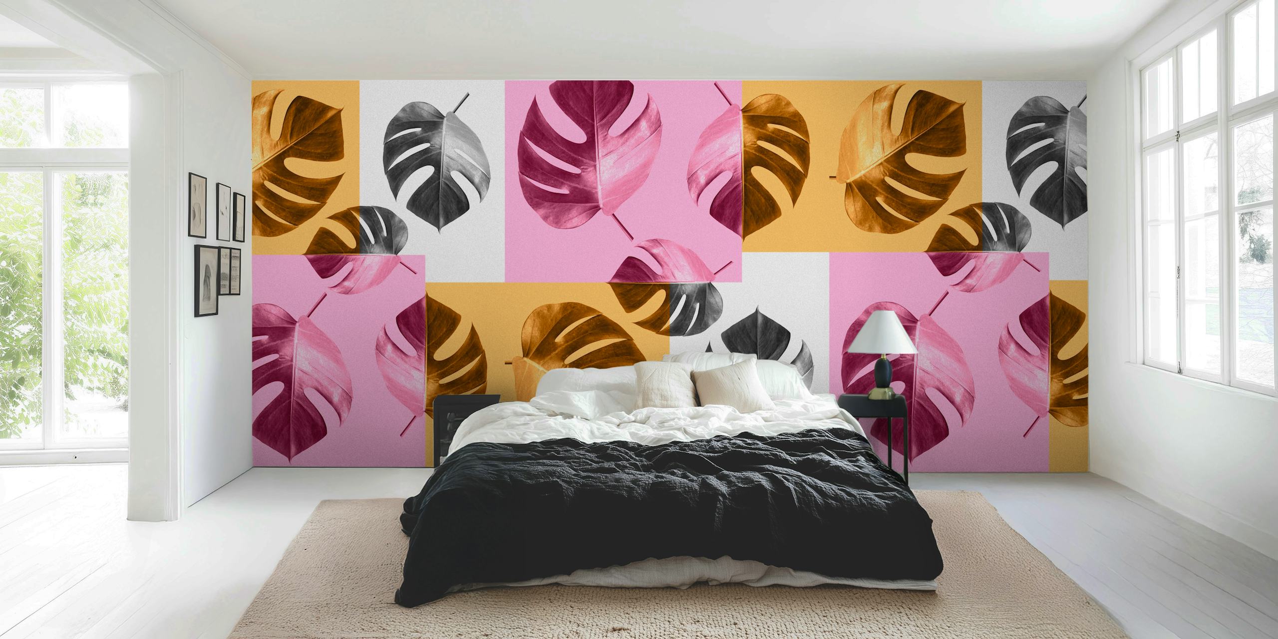 Tropical Leaves Composition muurschildering met een mix van blush, crème en monochrome bladpatronen op een veelkleurige achtergrond