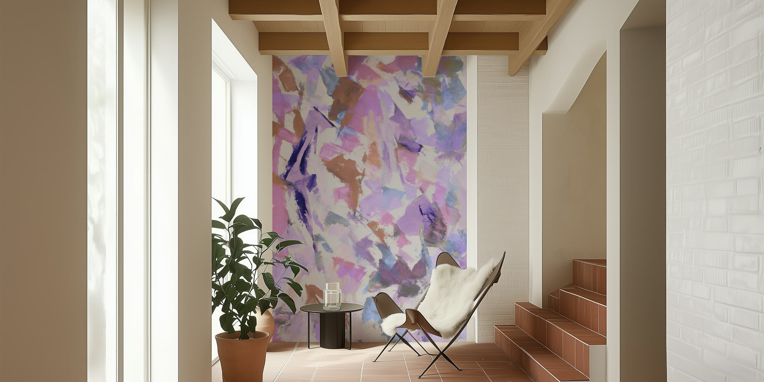 Muurschildering met abstracte penseelstreken in zachte paars- en rozetinten met hints van blauw en bruin