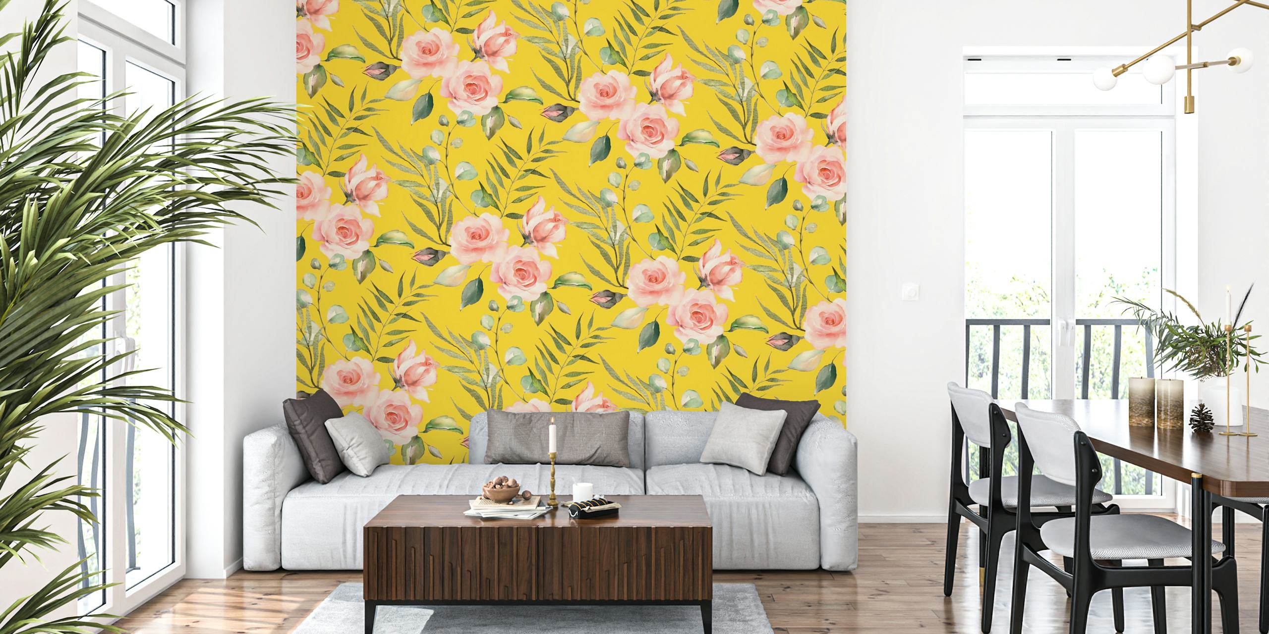 Ροδοκόκκινες Roses on Yellow με πράσινα φύλλα σε τοίχο φόντου