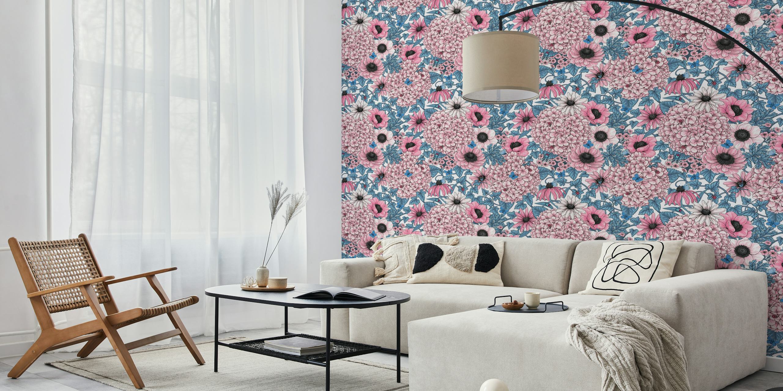 Bold garden florals in pink and blue Tapetdesign