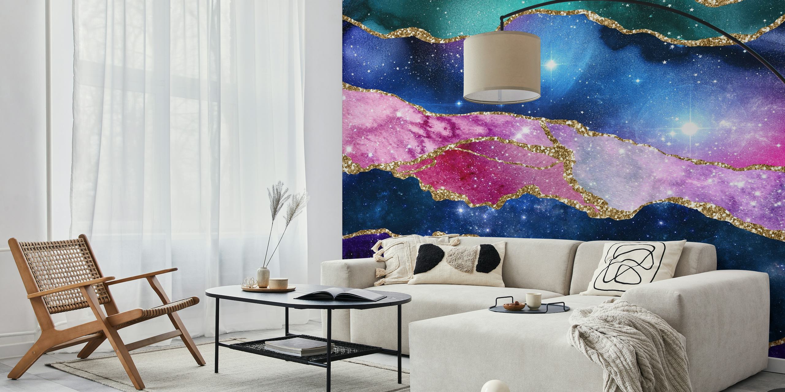 Padrão de mármore rosa e azul com detalhes dourados que lembram uma galáxia