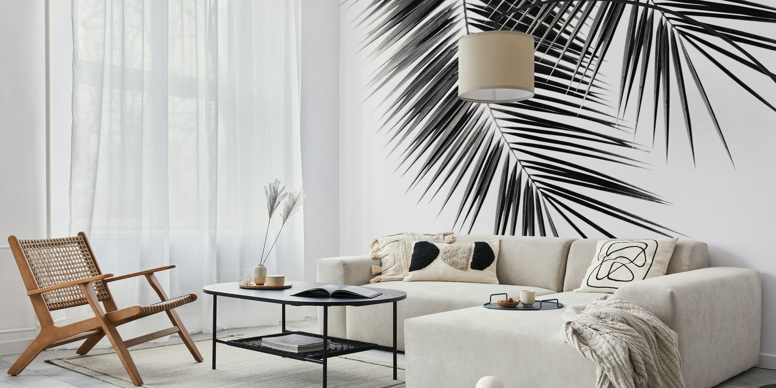 Monochroom zwarte palmbladeren muurschildering voor eigentijds interieur