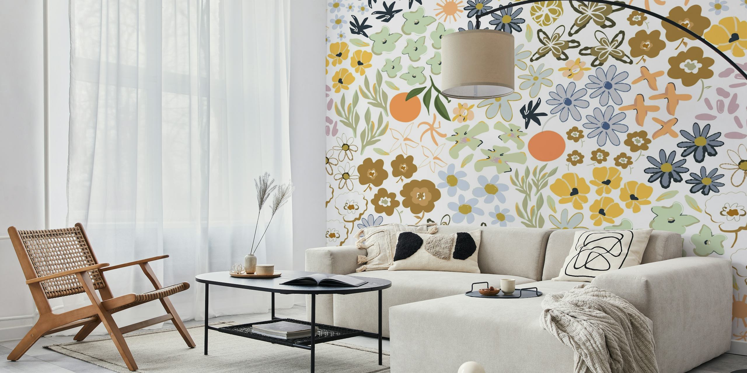 Värikäs kukkakuvioinen seinämaalaus, jossa on kukkia, hyönteisiä ja hedelmiä