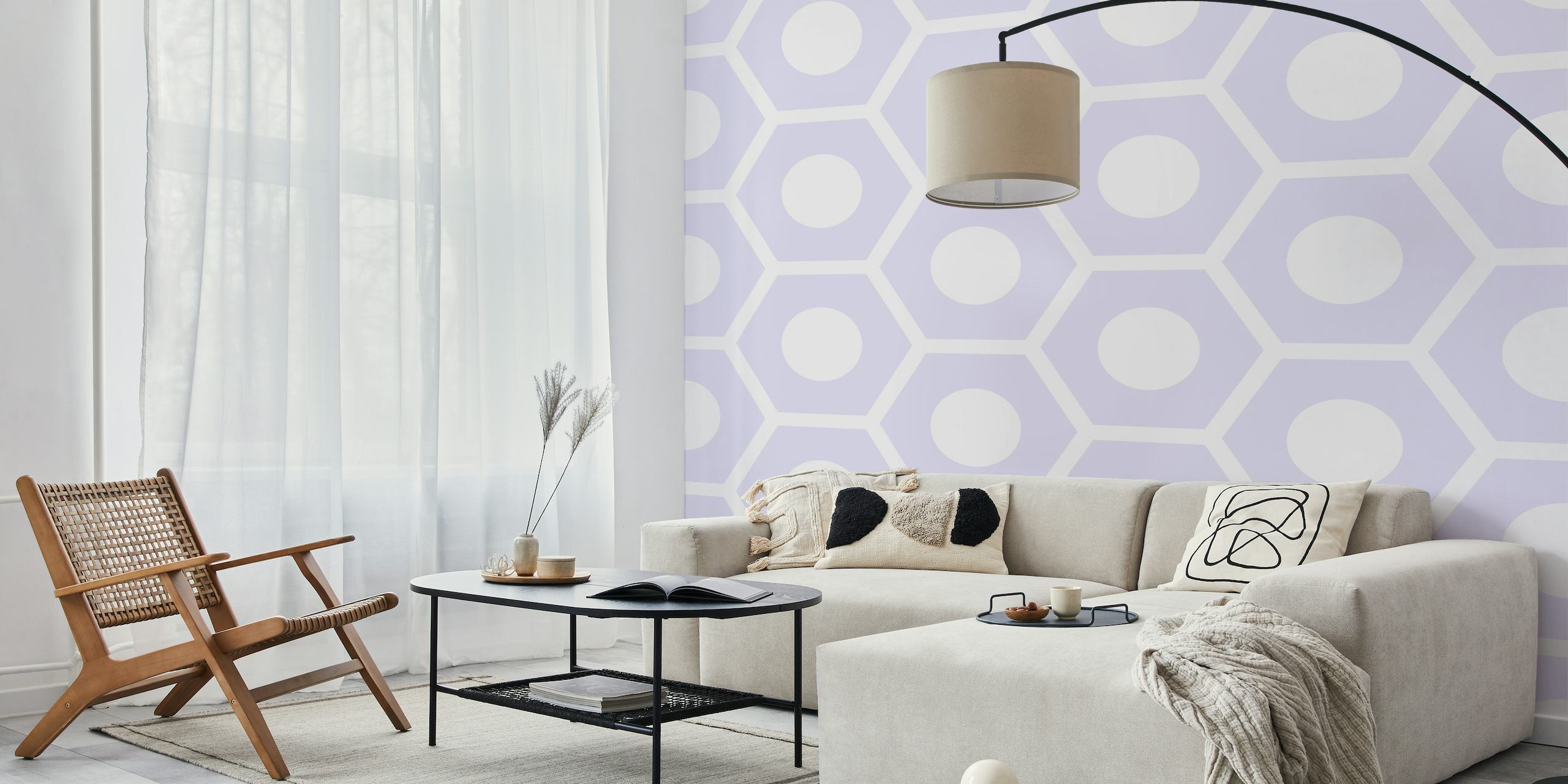 Papel pintado con motivos hexagonales violetas para una decoración interior moderna y elegante