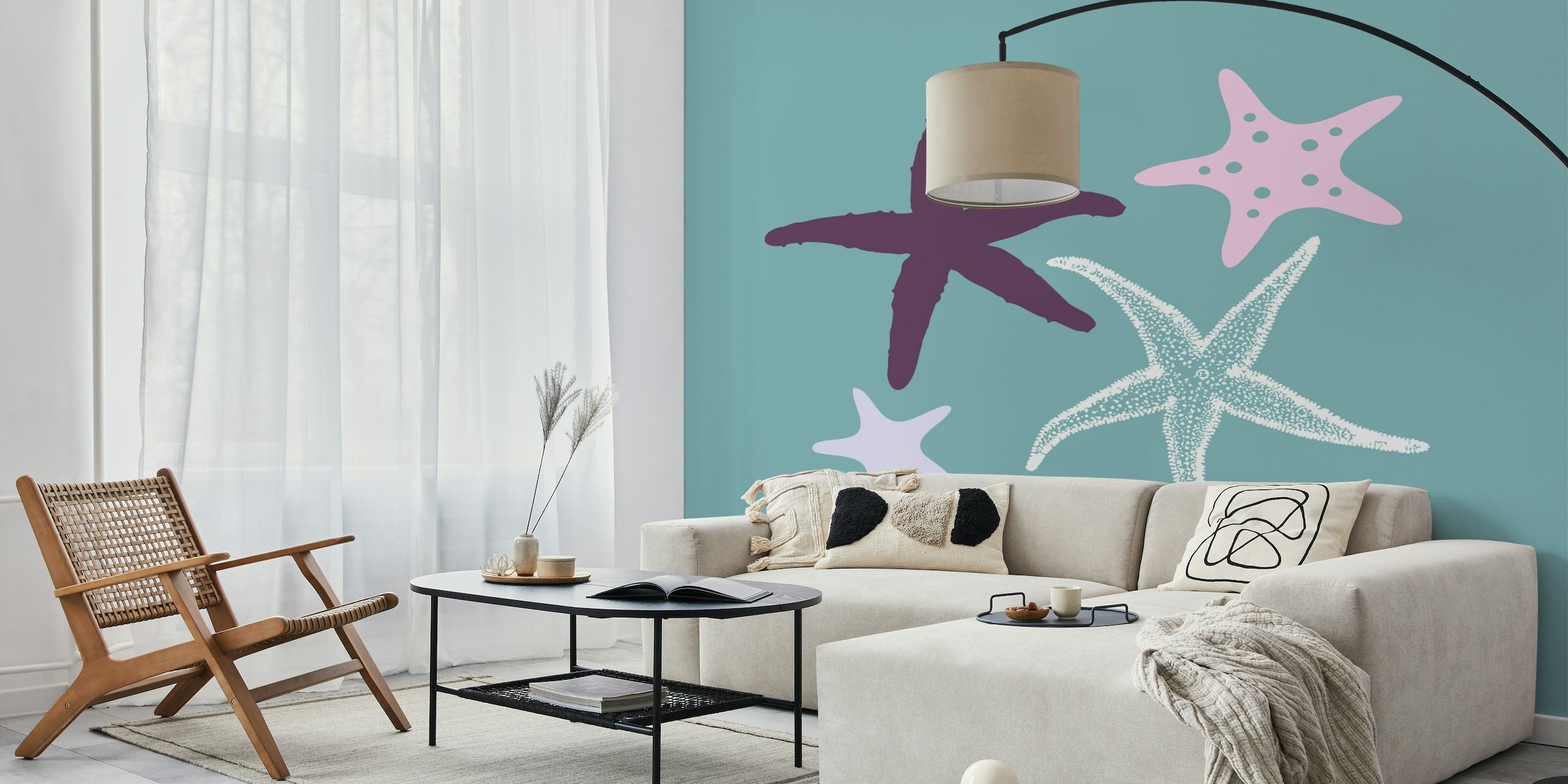 Mintgroen fotobehang met een patroon van zachtgekleurde zeesterren in paarse en witte tinten.