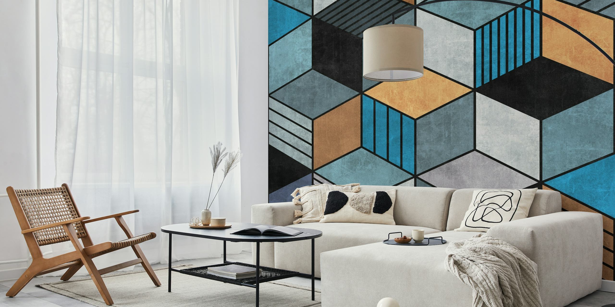 Abstrakt geometrisk vægmaleri med farverige kuber i nuancer af blå, sort og jordfarver, der skaber en 3D-effekt