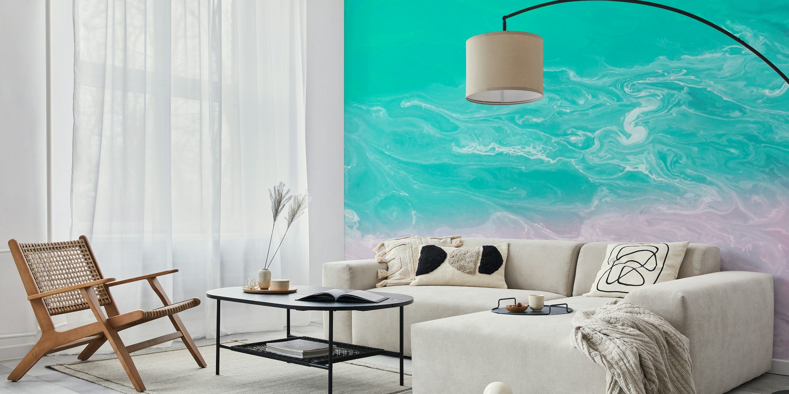 Turquoise Ocean Beach Vibes seinämaalaus, joka kuvaa kirkasta ja rauhallista vettä kohtaamassa pehmeän hiekkarannan
