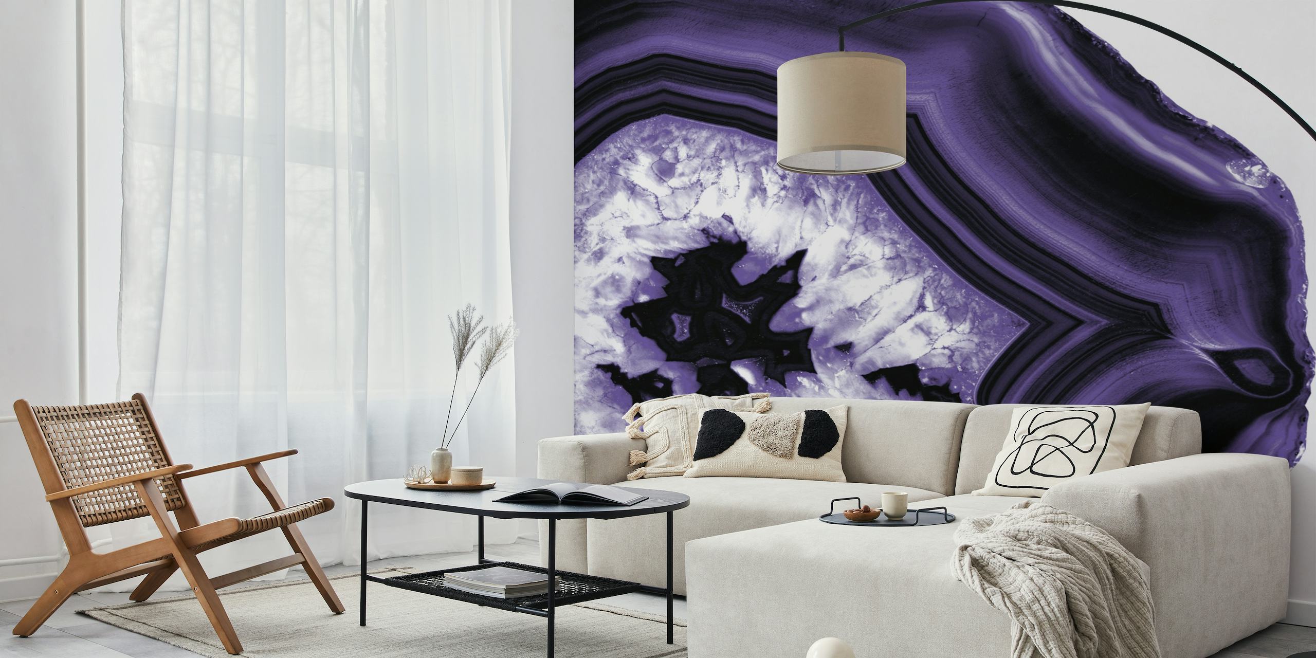 Pródigo mural de parede inspirado em ágata violeta com padrões de geodos sonhadores para decoração de interiores