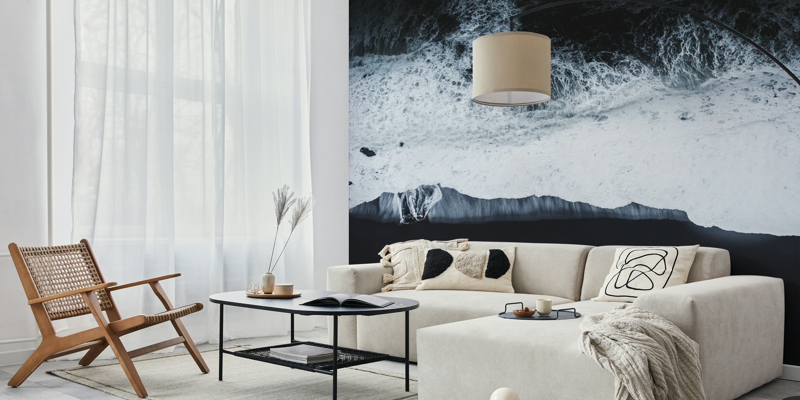 Plage de sable noir islandaise avec des vagues blanches fresque murale