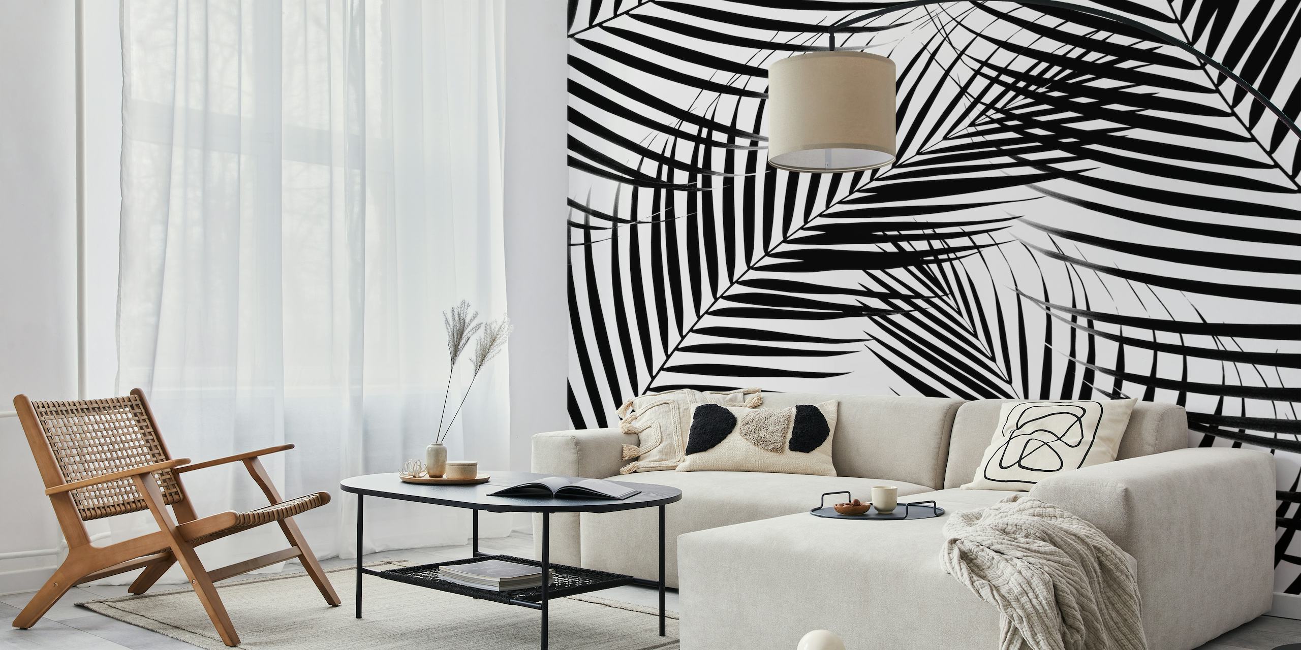 Zwart-witte muurschildering met palmbladerenpatroon