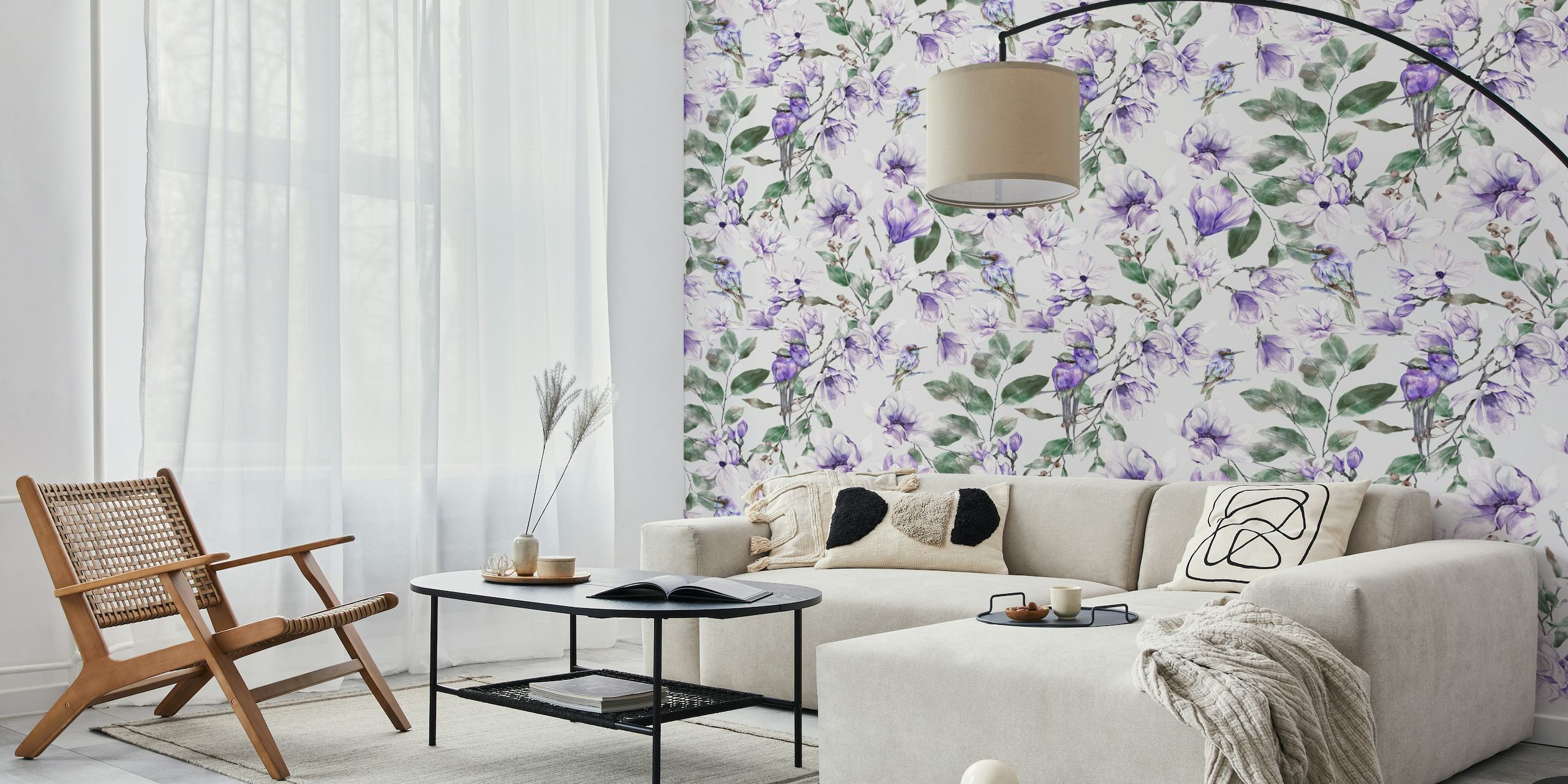 Asian Violet 1 fotobehang met delicate paarse bloemen en groene bladeren op een lichte achtergrond