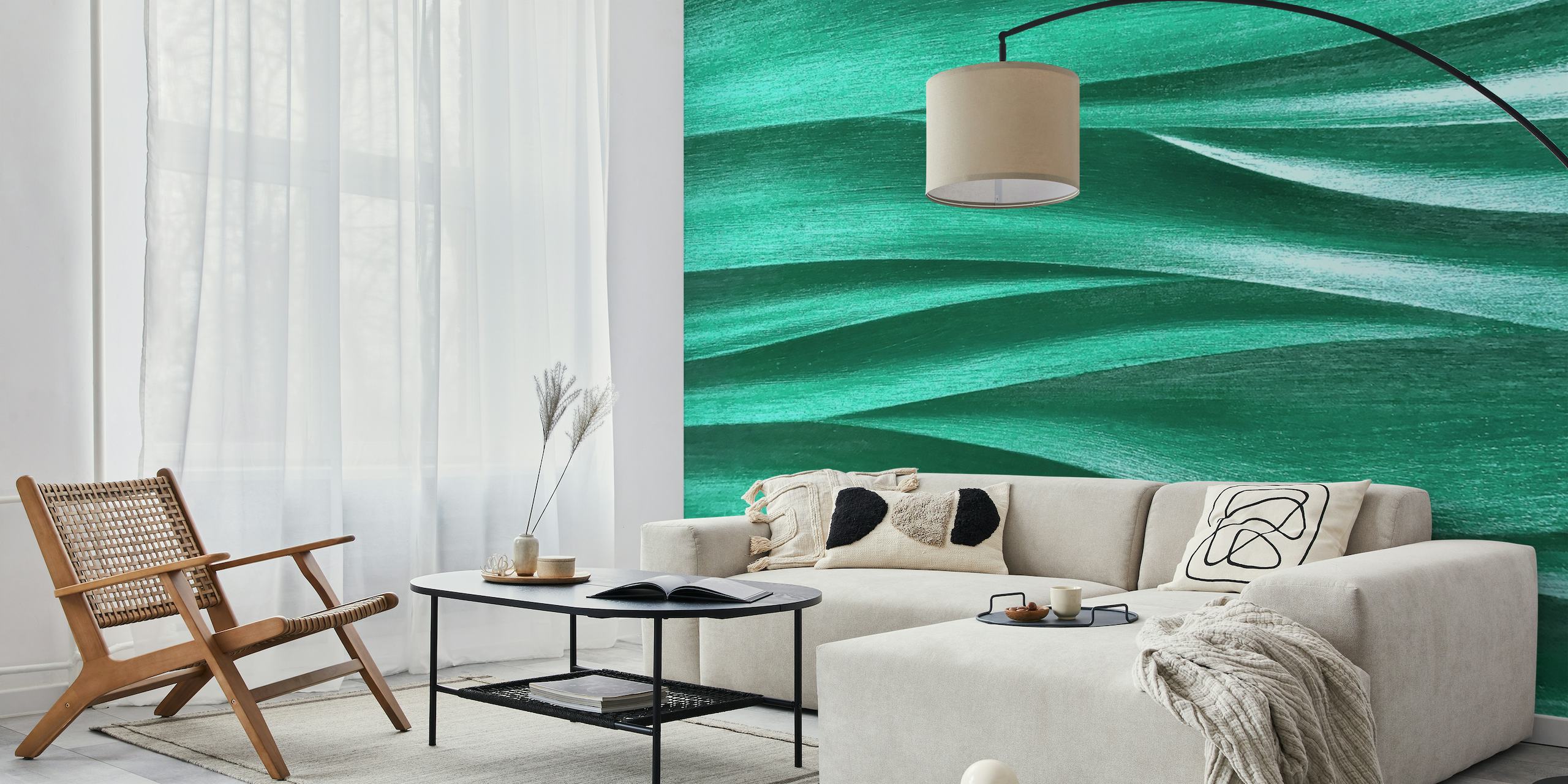 Smaragdinvihreä aaltokuvioinen seinämaalaus rauhalliseen sisustukseen.