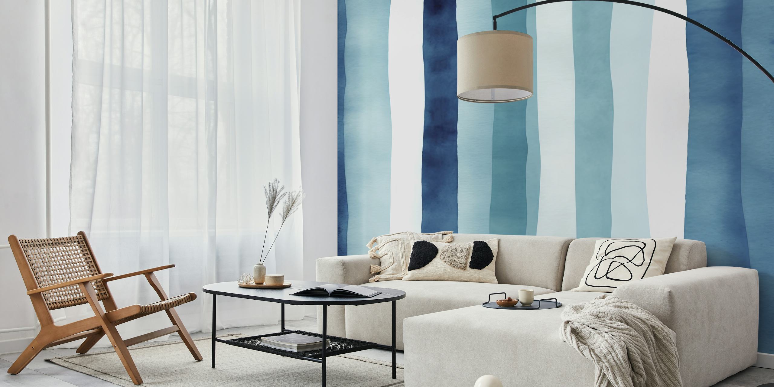 Modré teal akvarelové pruhy v místnosti