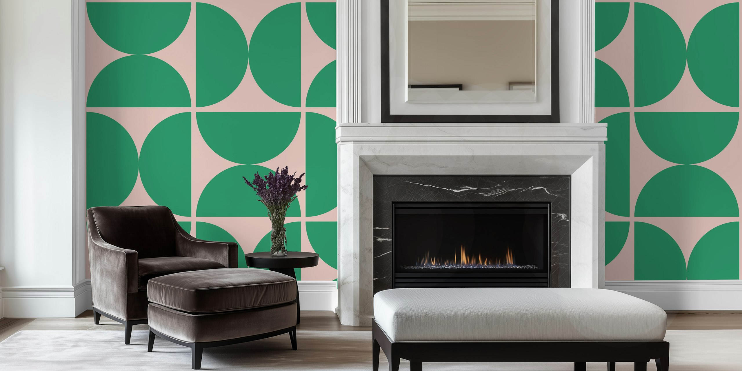Roze en groene semicircles behang in een kamer