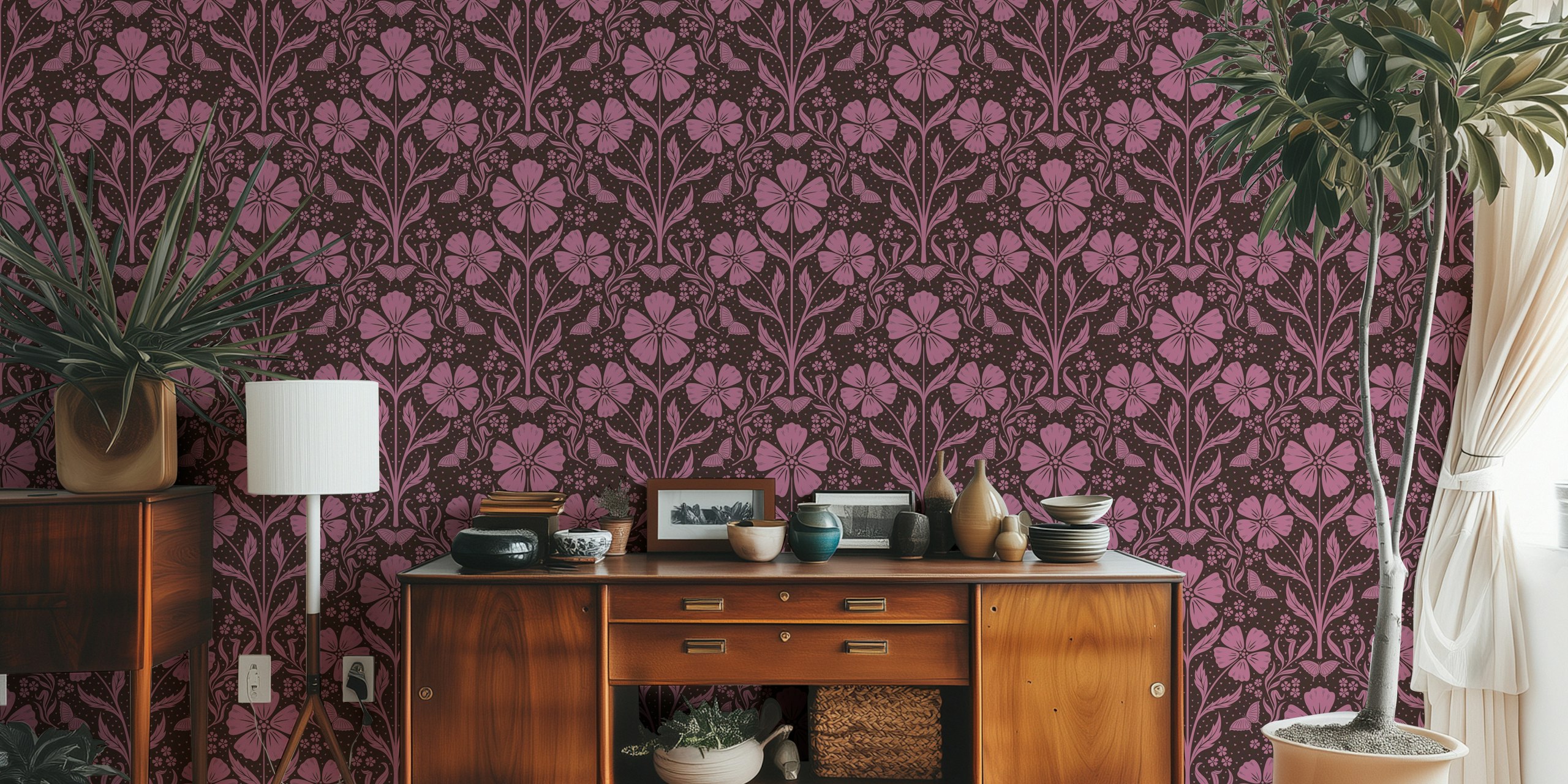 Awakening Flowers Damask Tapete in einem Raum