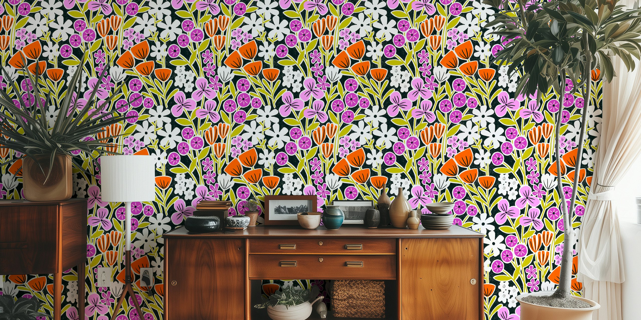 Brenda papel de parede floral brilhante em um quarto