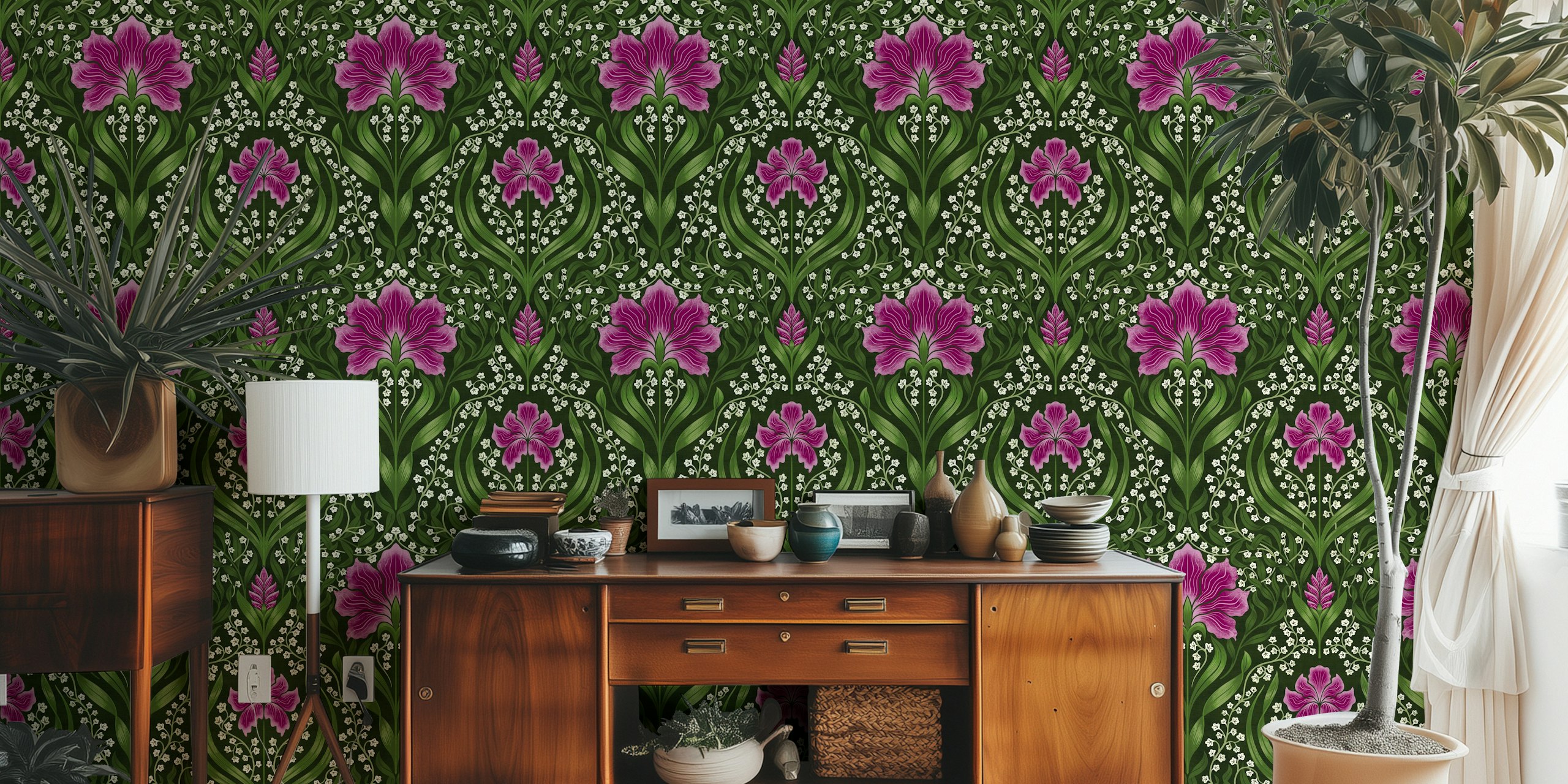 Intricate floral damask wallpaper in een kamer